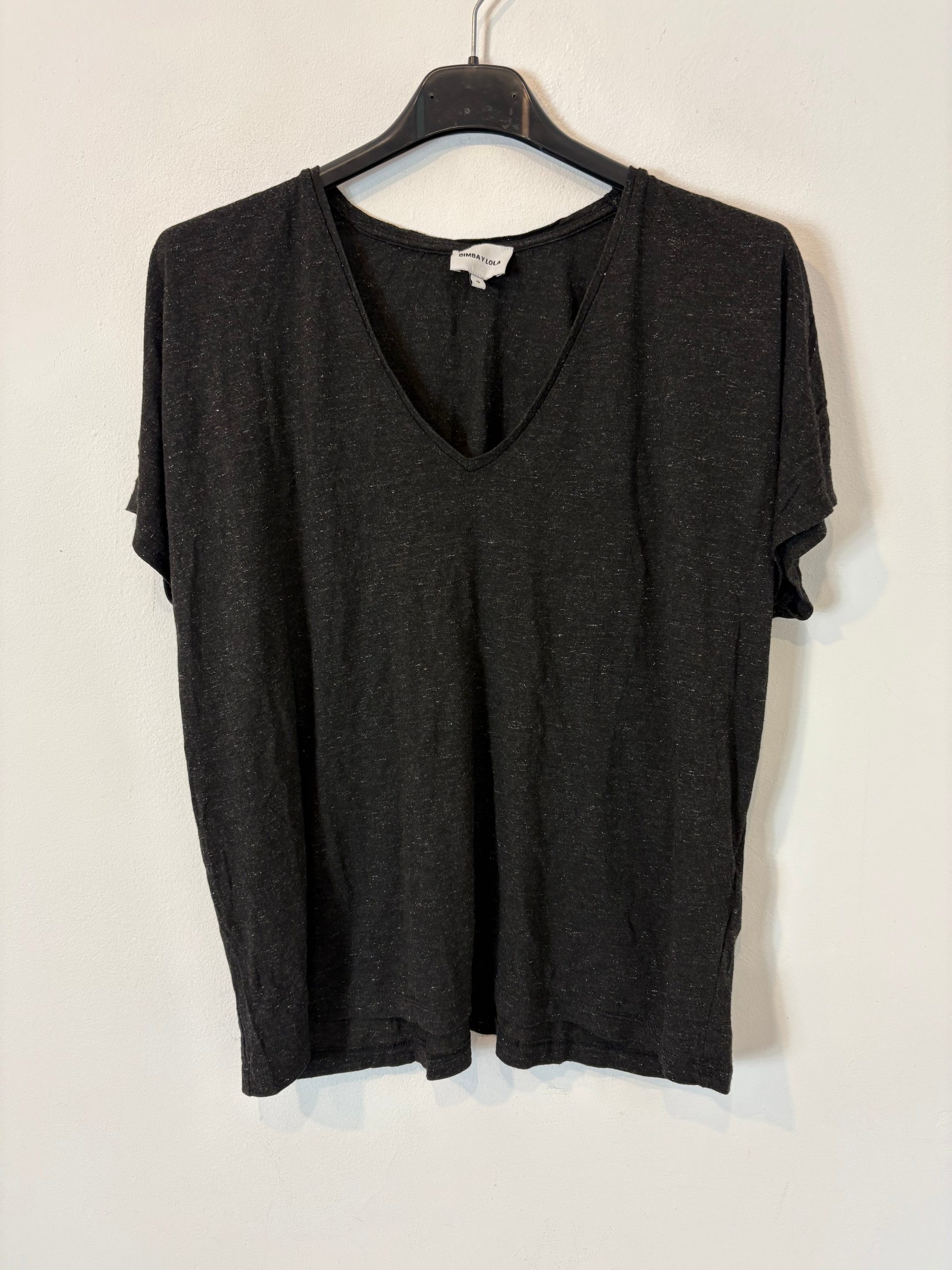 BIMBA Y LOLA . Top gris fluido hilos brillo. T S