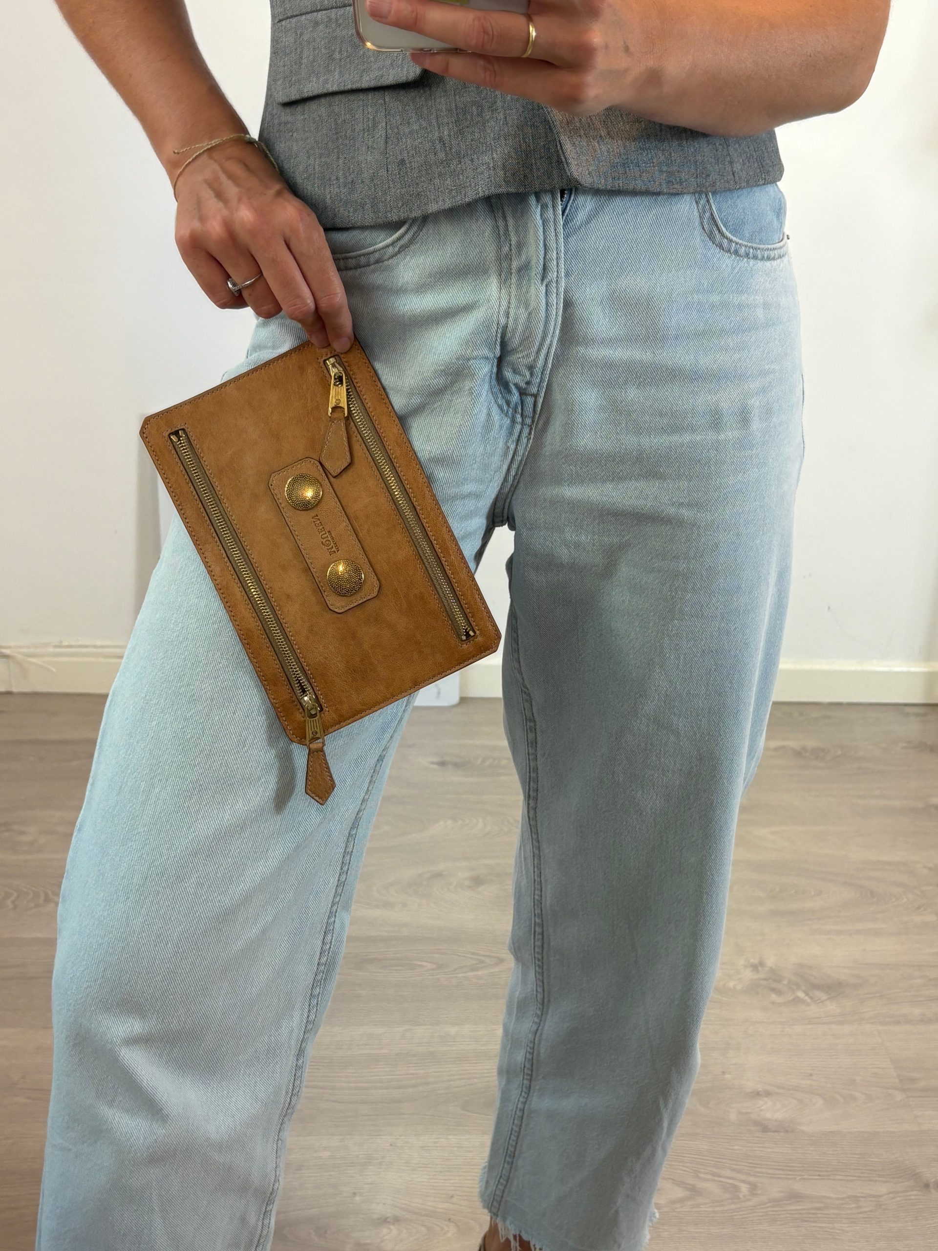 ALEXANDER McQUEEN. Cartera piel doble cremallera