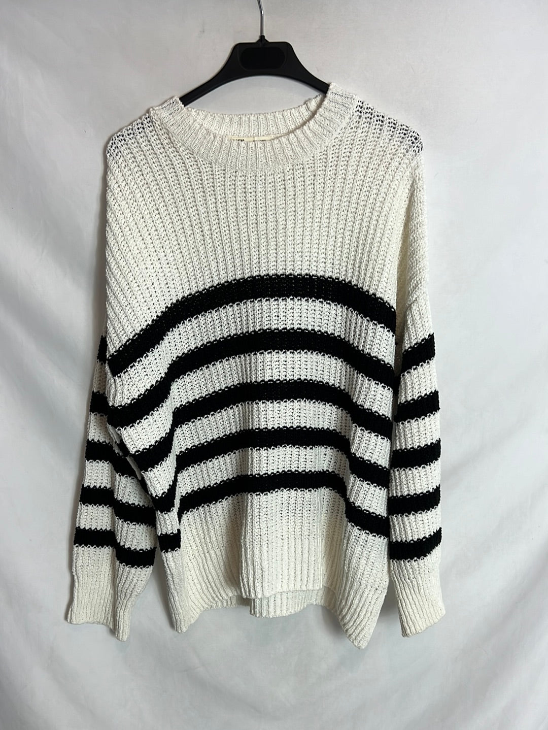 PULL&BEAR . Jersey rayas negras. T M
