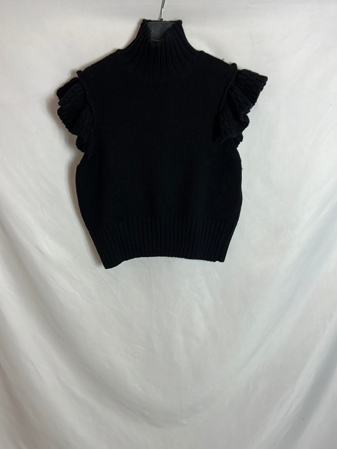 ZARA.Top/jersey negro volantes T.m
