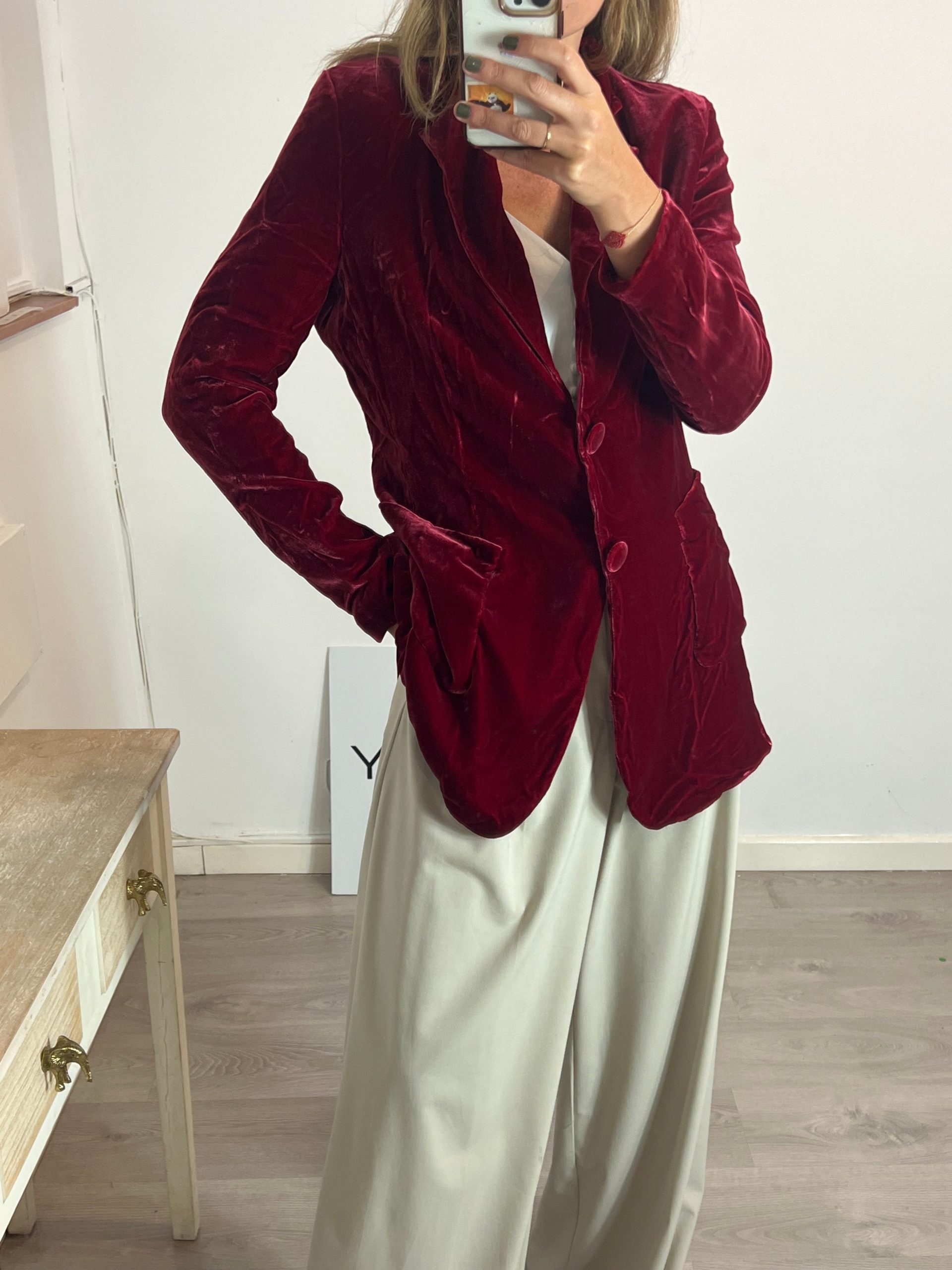 OTRAS. Blazer burdeos terciopelo. TM/L