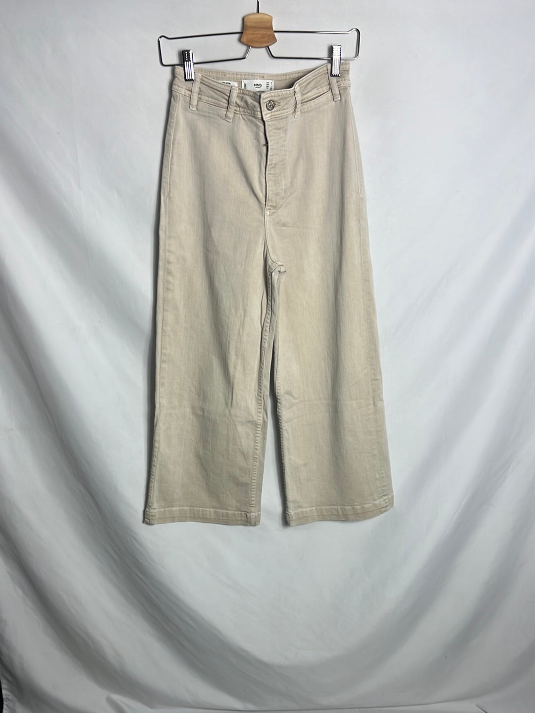 MANGO. Pantalón culotte beige . T 36