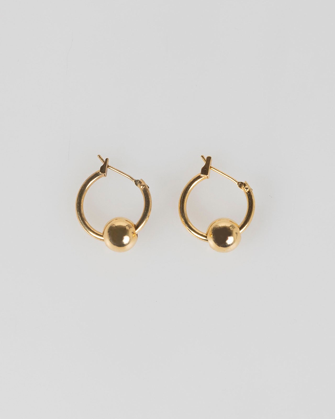 Aros dorados con detalle