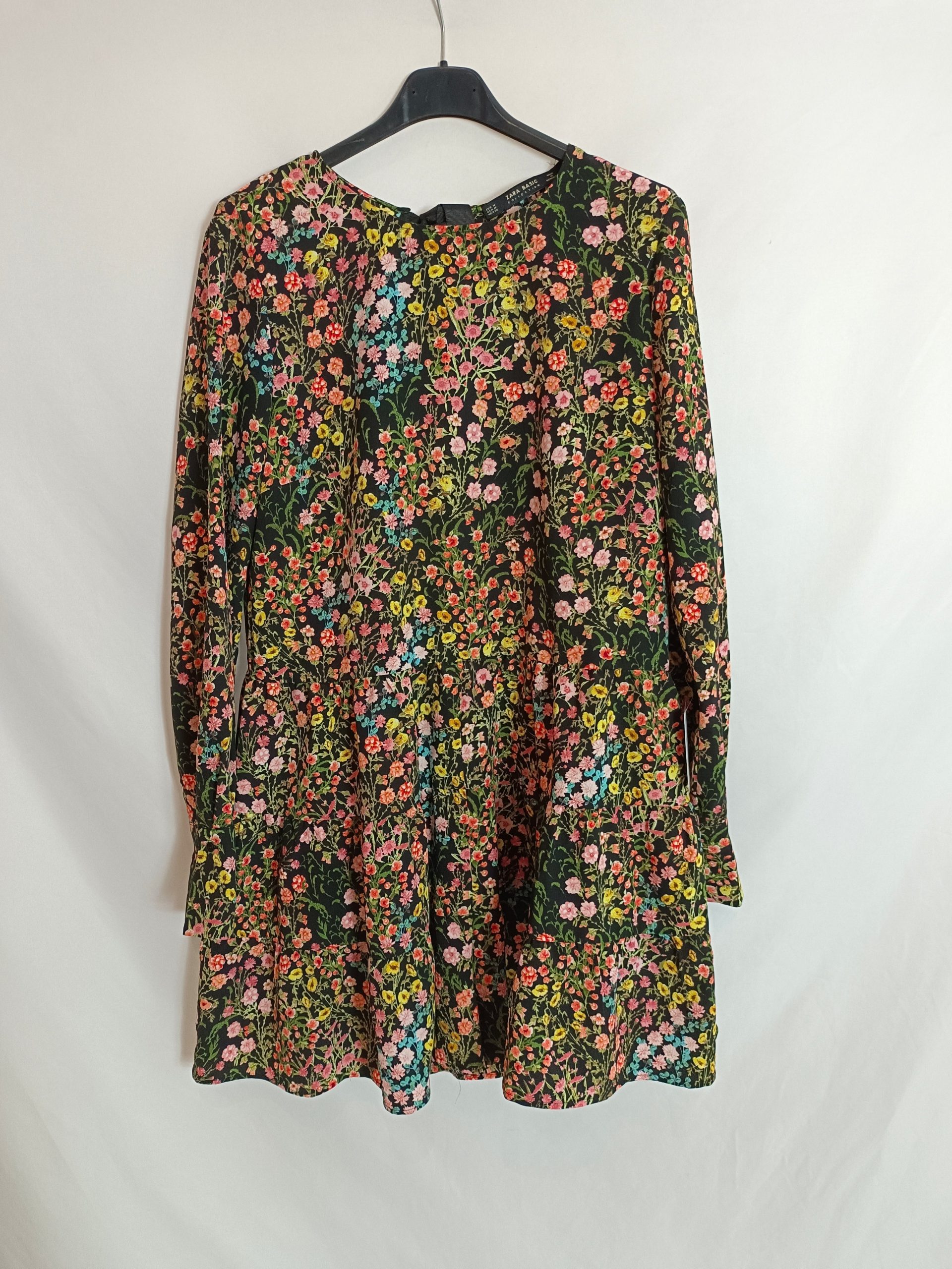 ZARA. Mono negro flores T.m