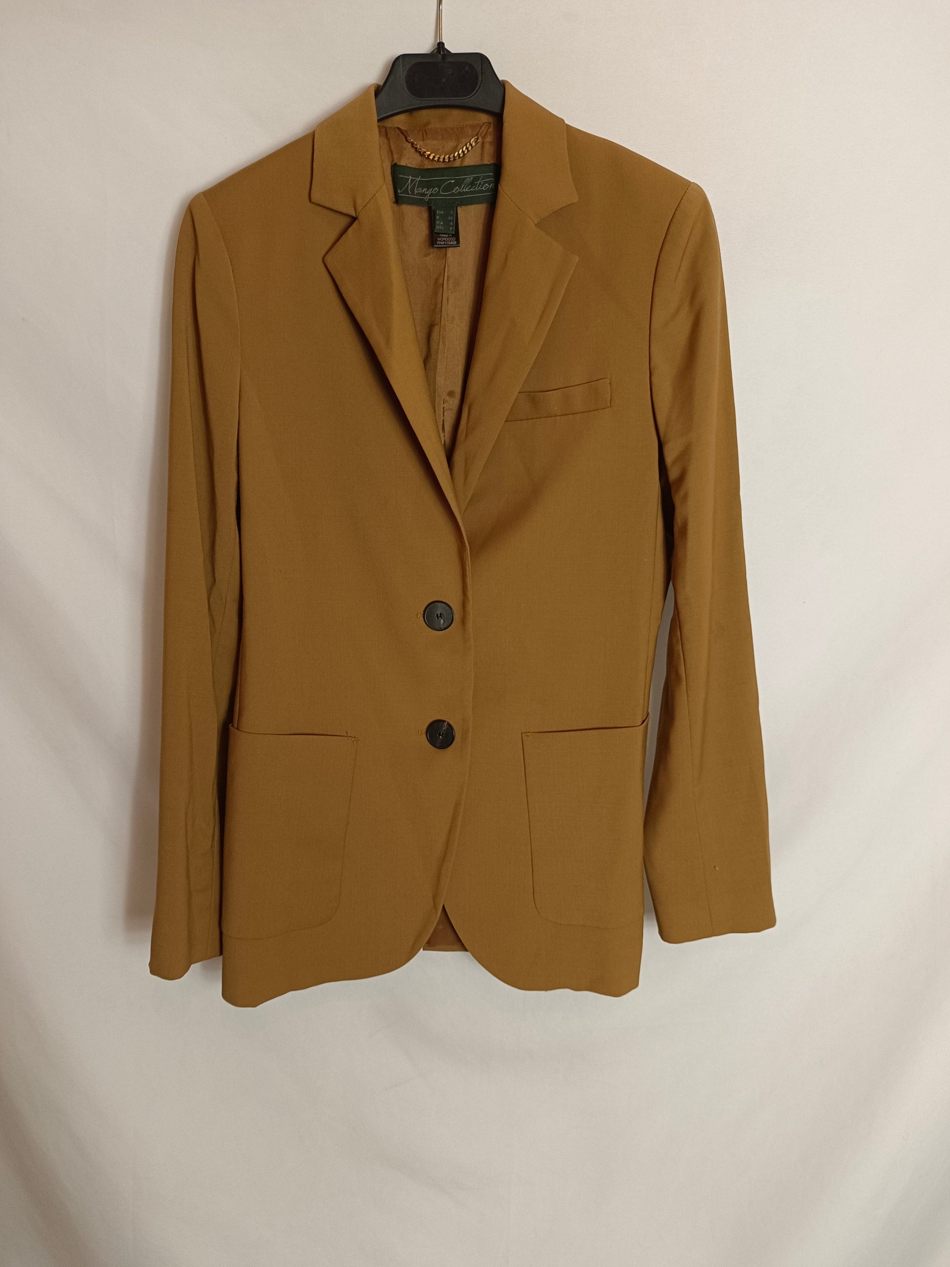 MANGO. Blazer fluida camel T.s