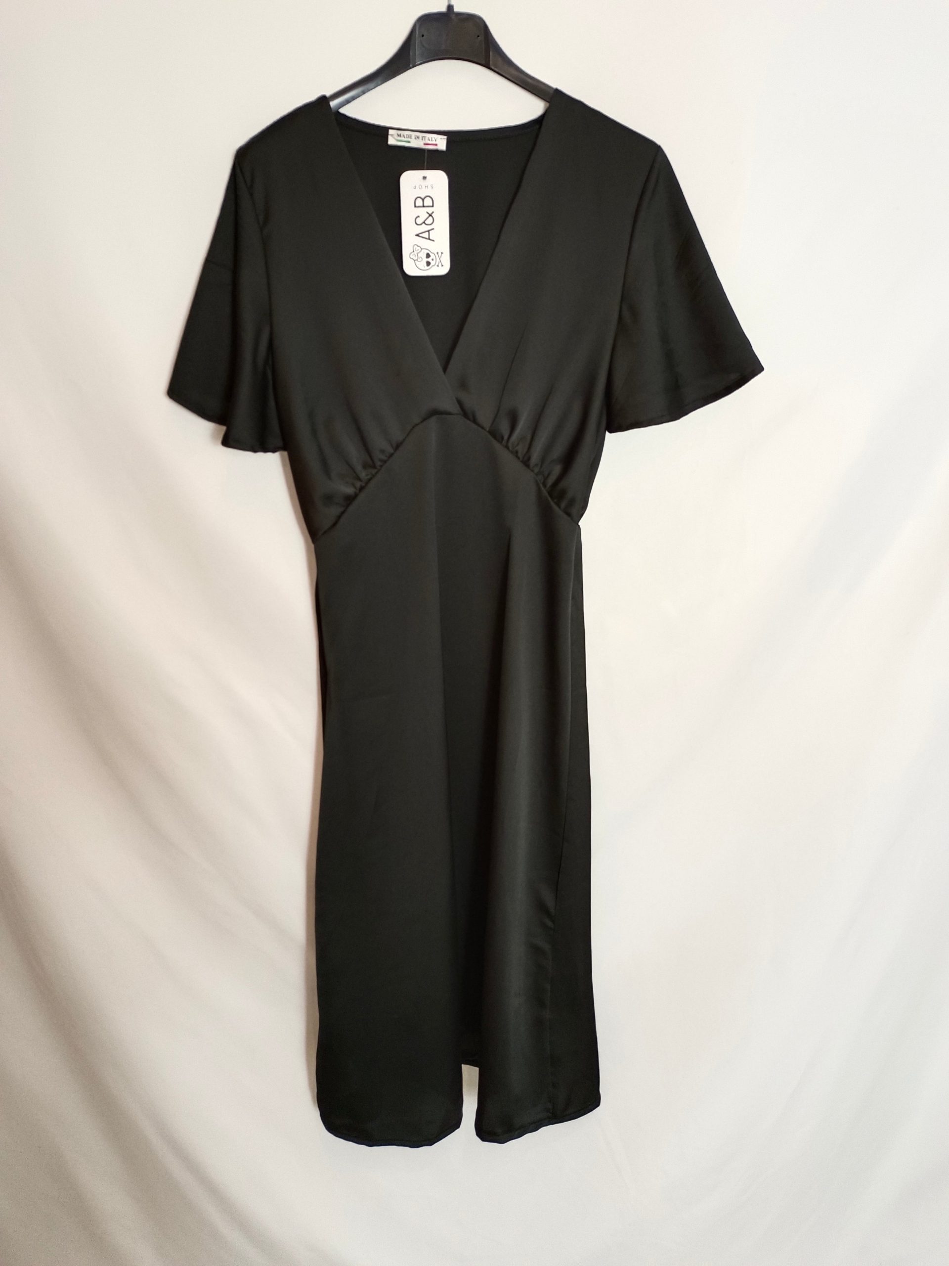 A&B SHOP. Vestido negro satinado Tu(s)
