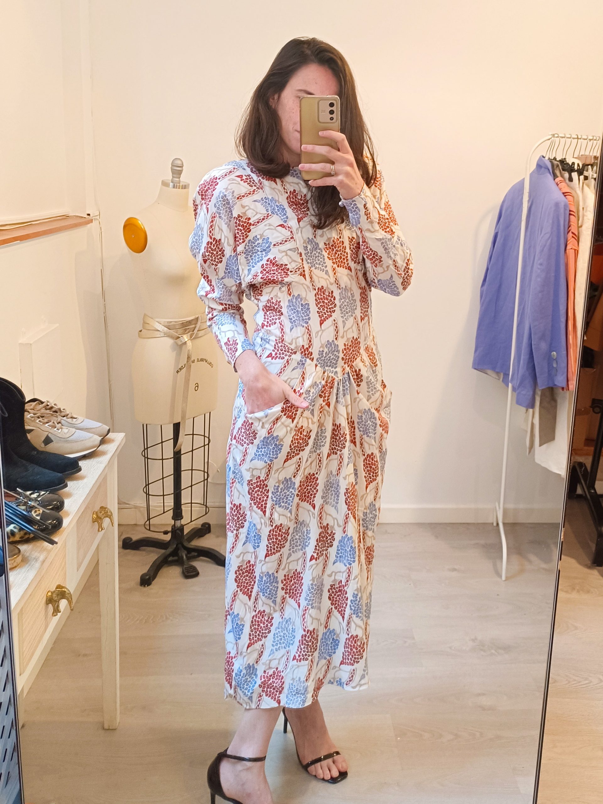 ISABEL MARANT . Vestido midi estampado hombreras . T 36