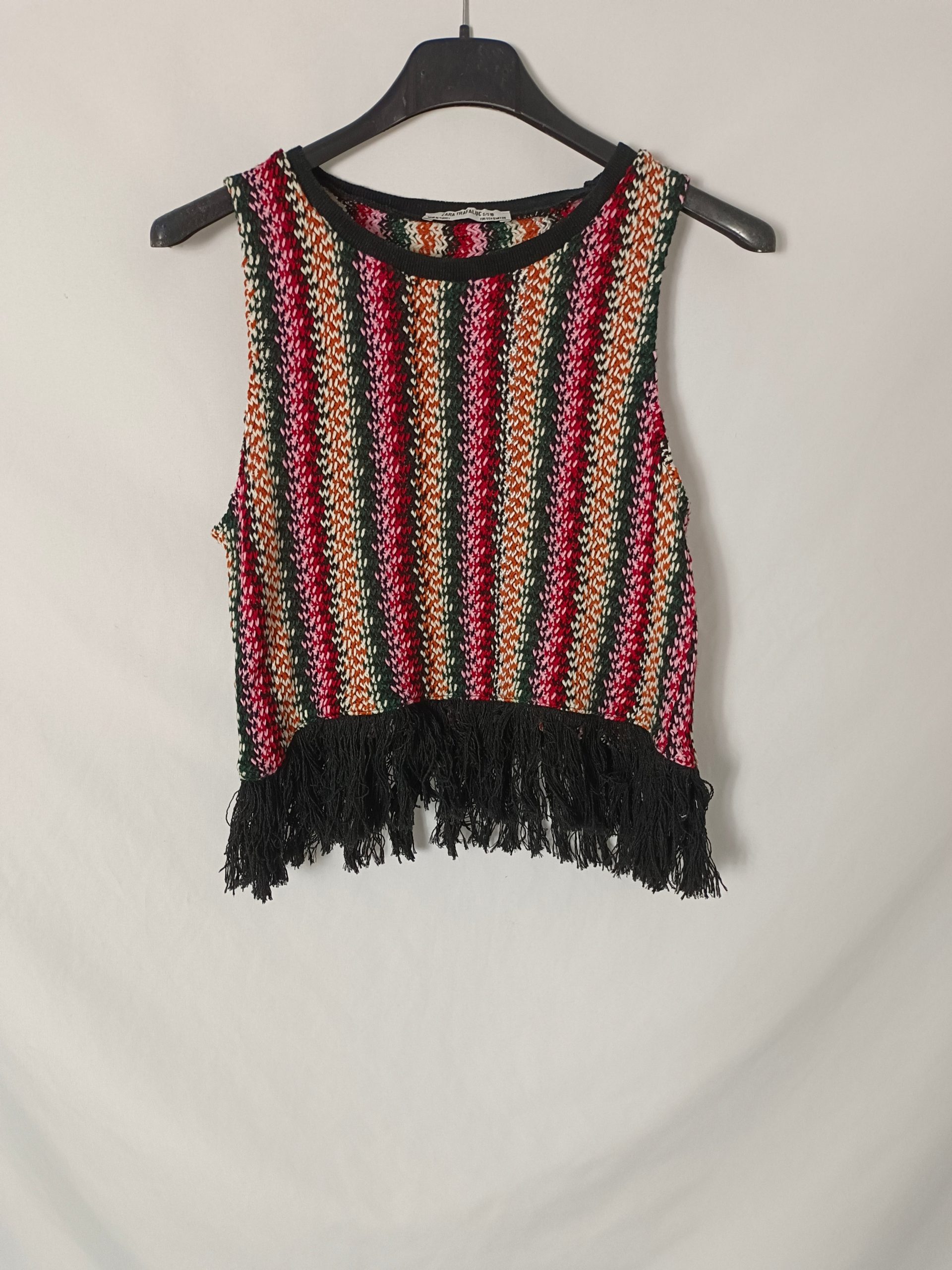 ZARA. Top punto flecos T.s