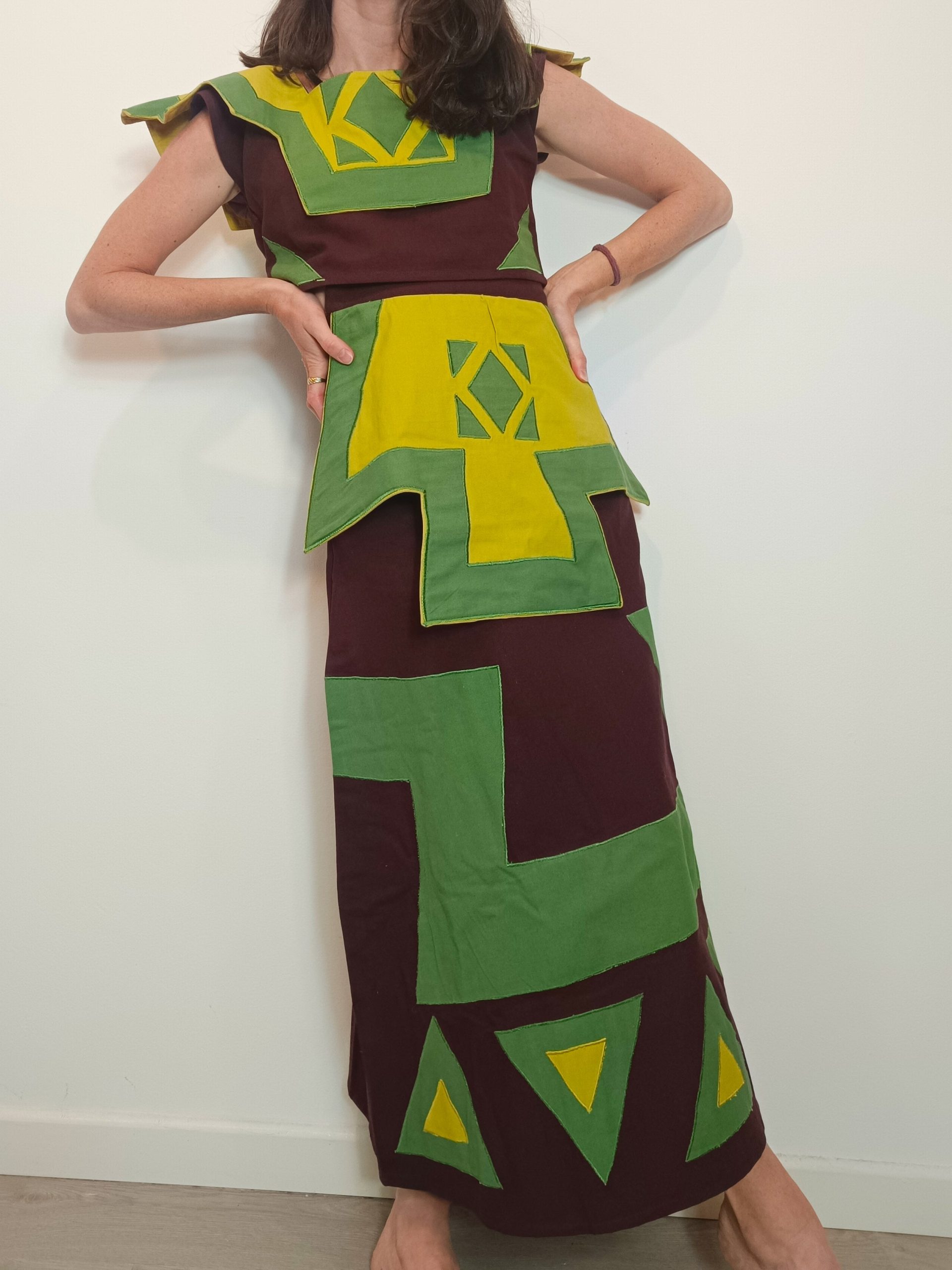 IQ COLLECTION. Total look granate bordado T.xs