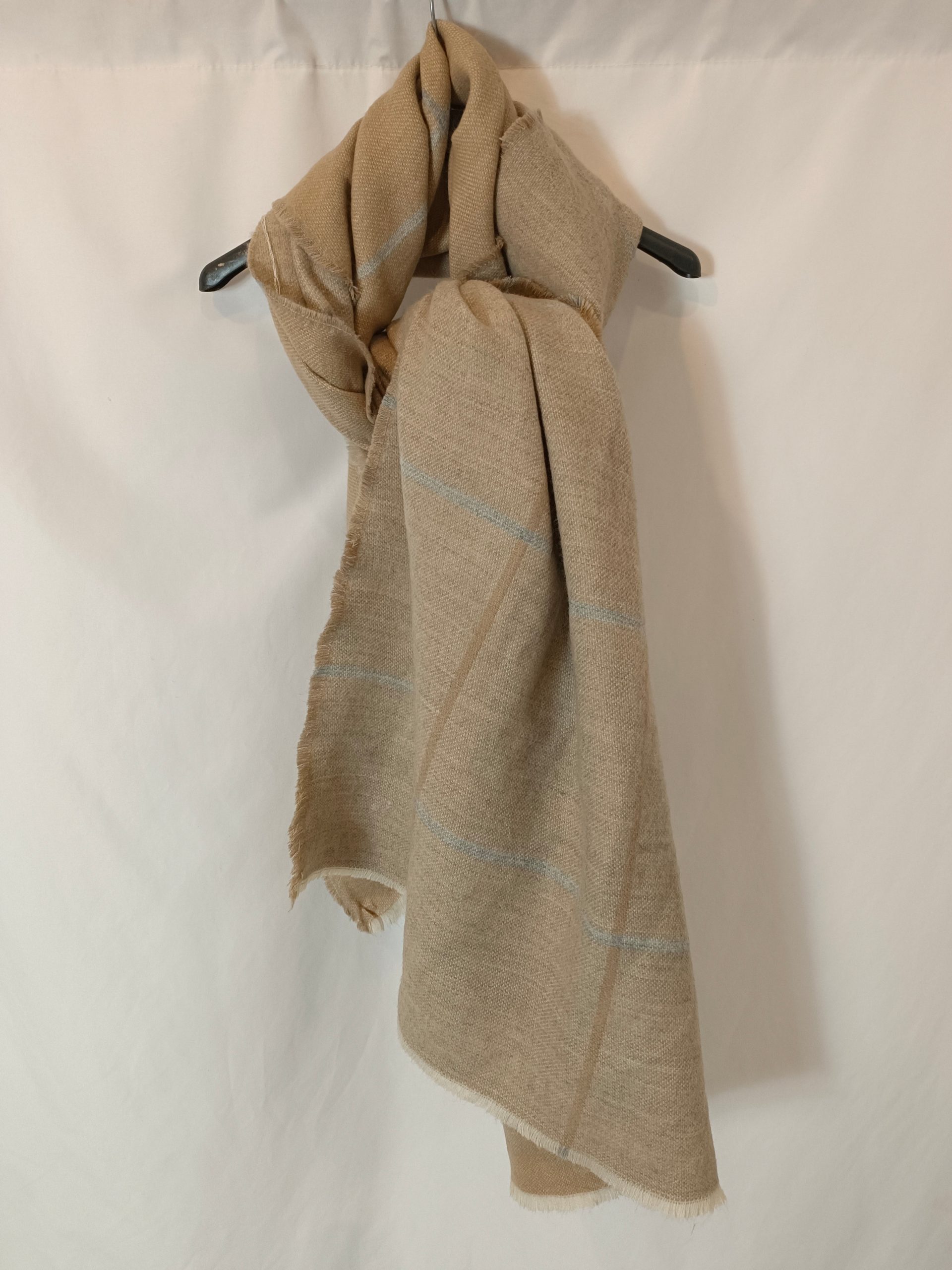 ZARA. bufanda beige cuadros