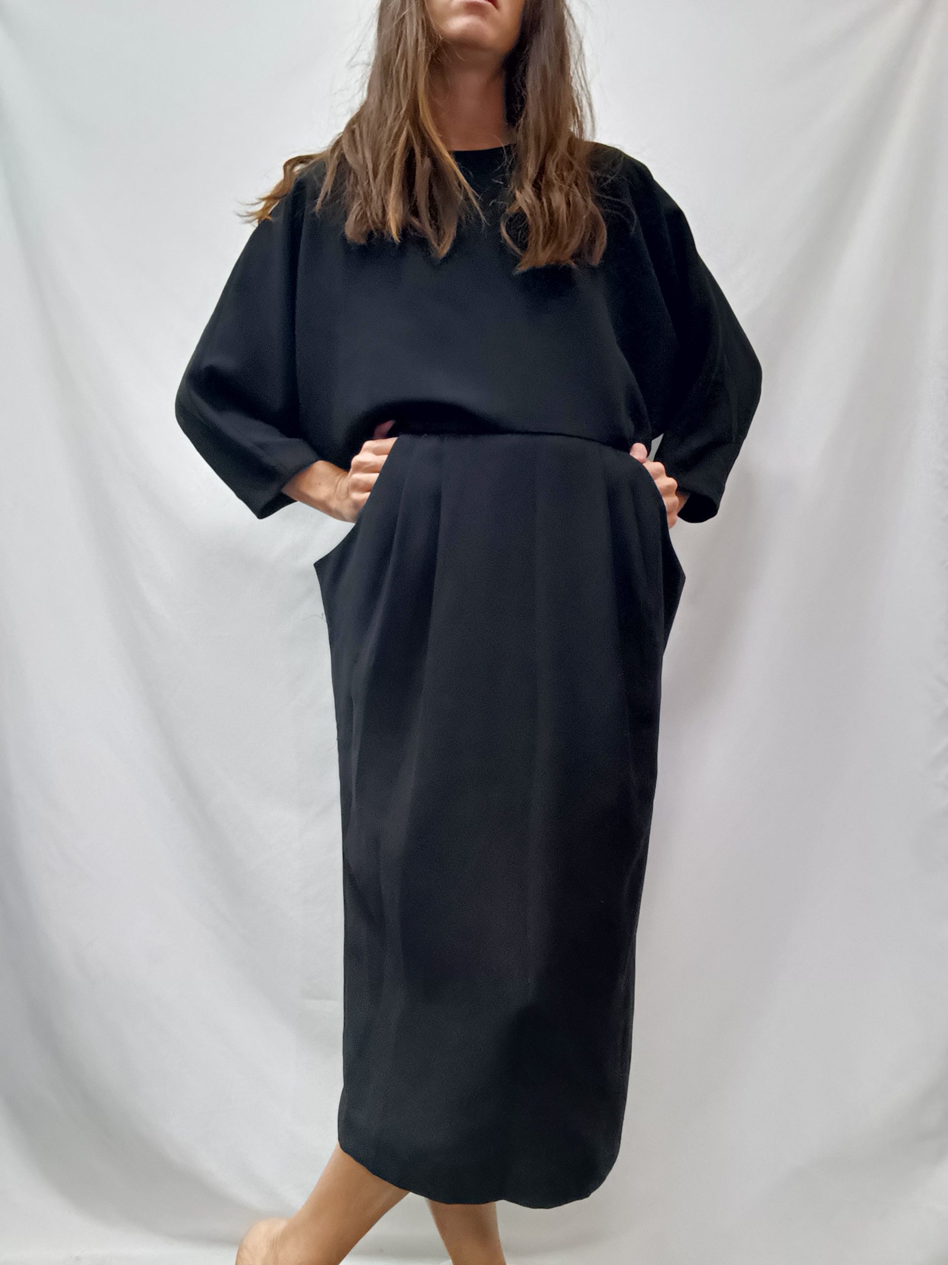 &OTHER STORIES.Vestido negro arreglado T.34