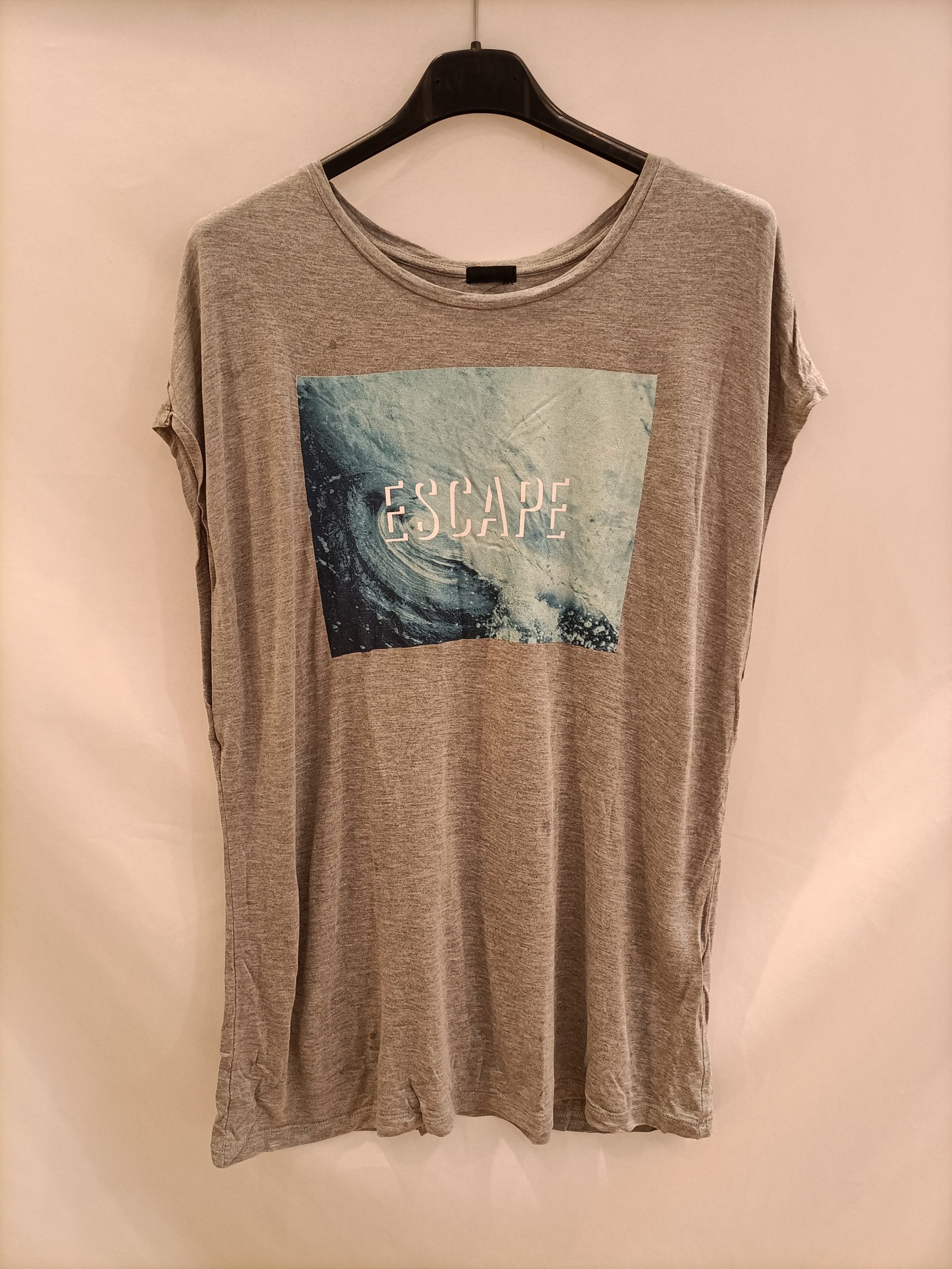 OYSHO. Camiseta gris T.m