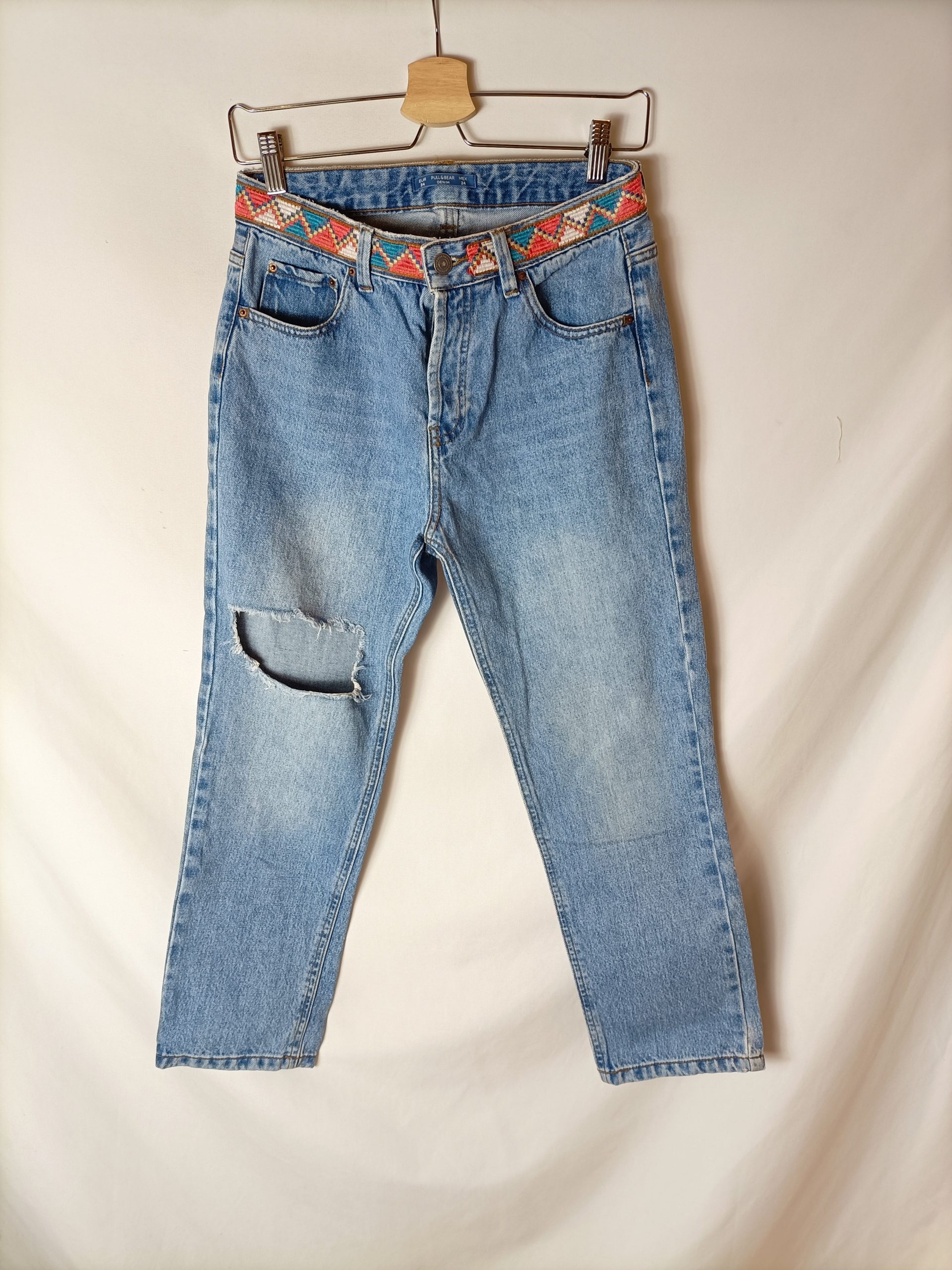 PULL&BEAR. Pantalón denim cintura T.34
