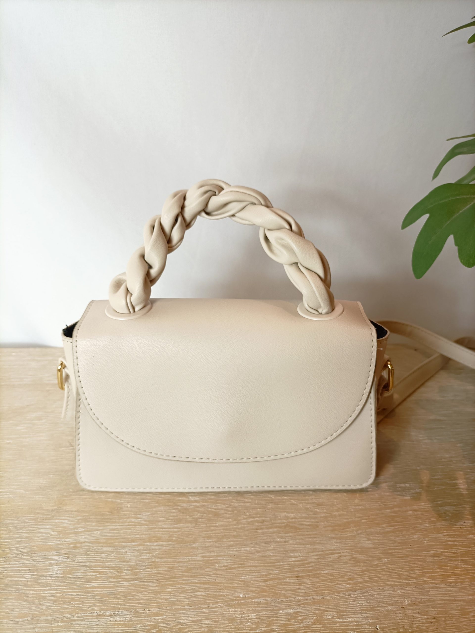 PRIMARK. Bolso mini beige