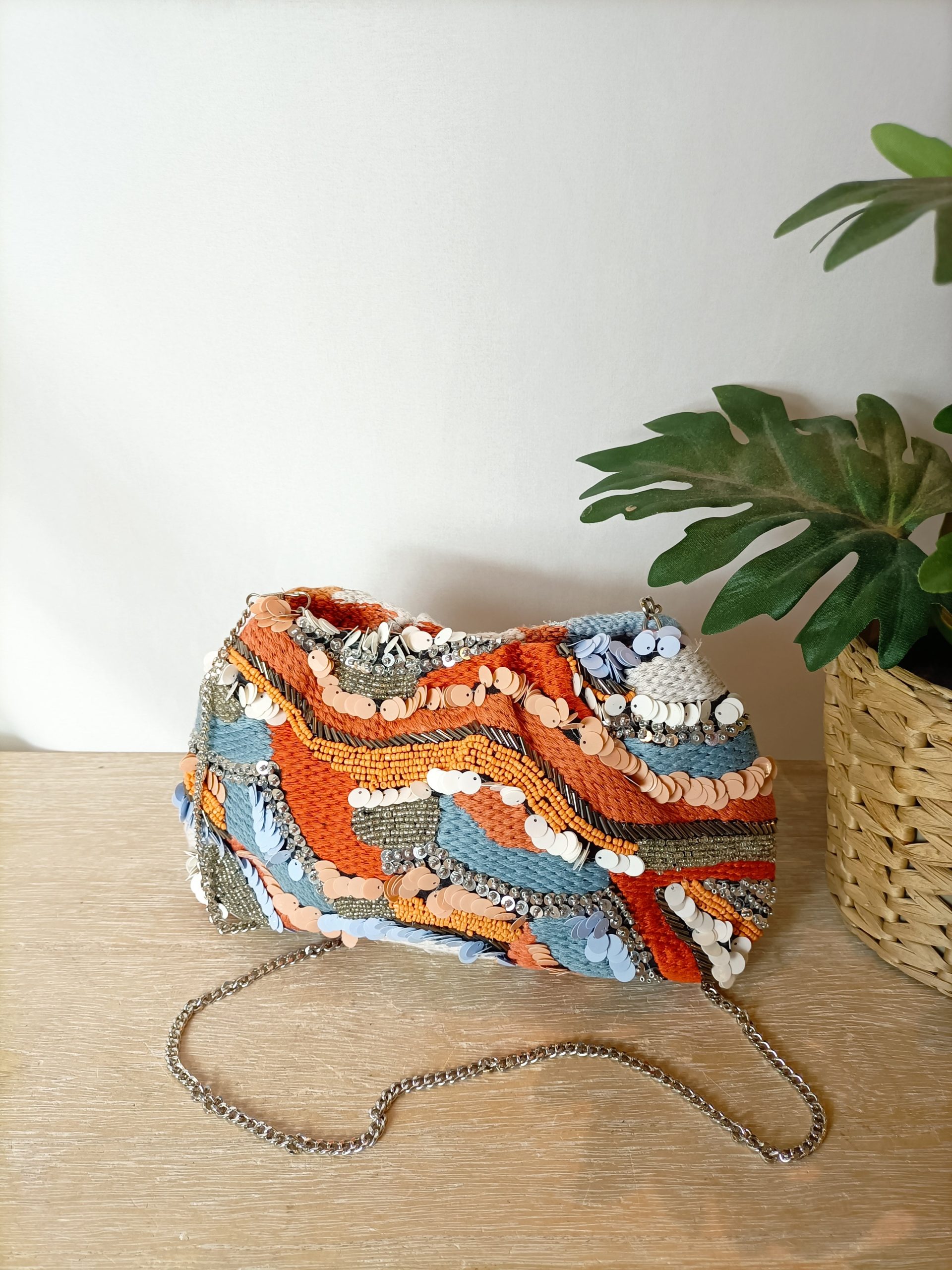 PARFOIS. Bolso hilos lentejuelas