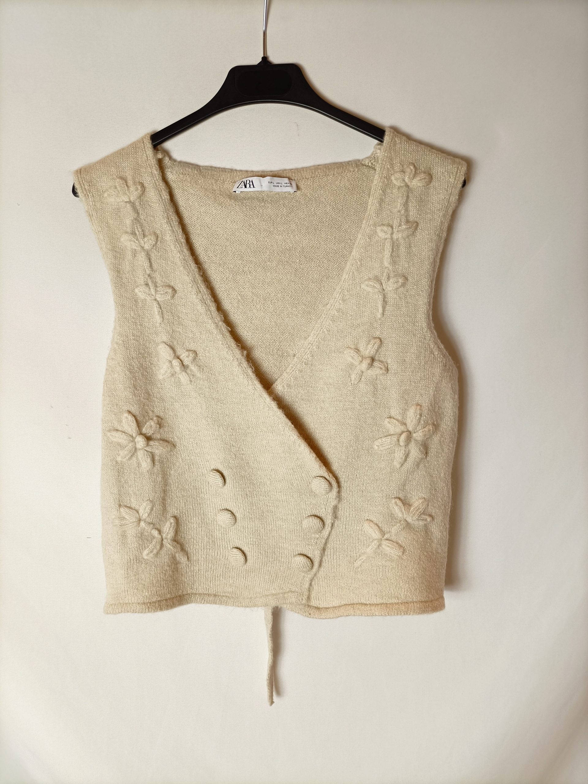 ZARA. Chaleco punto beige T.l