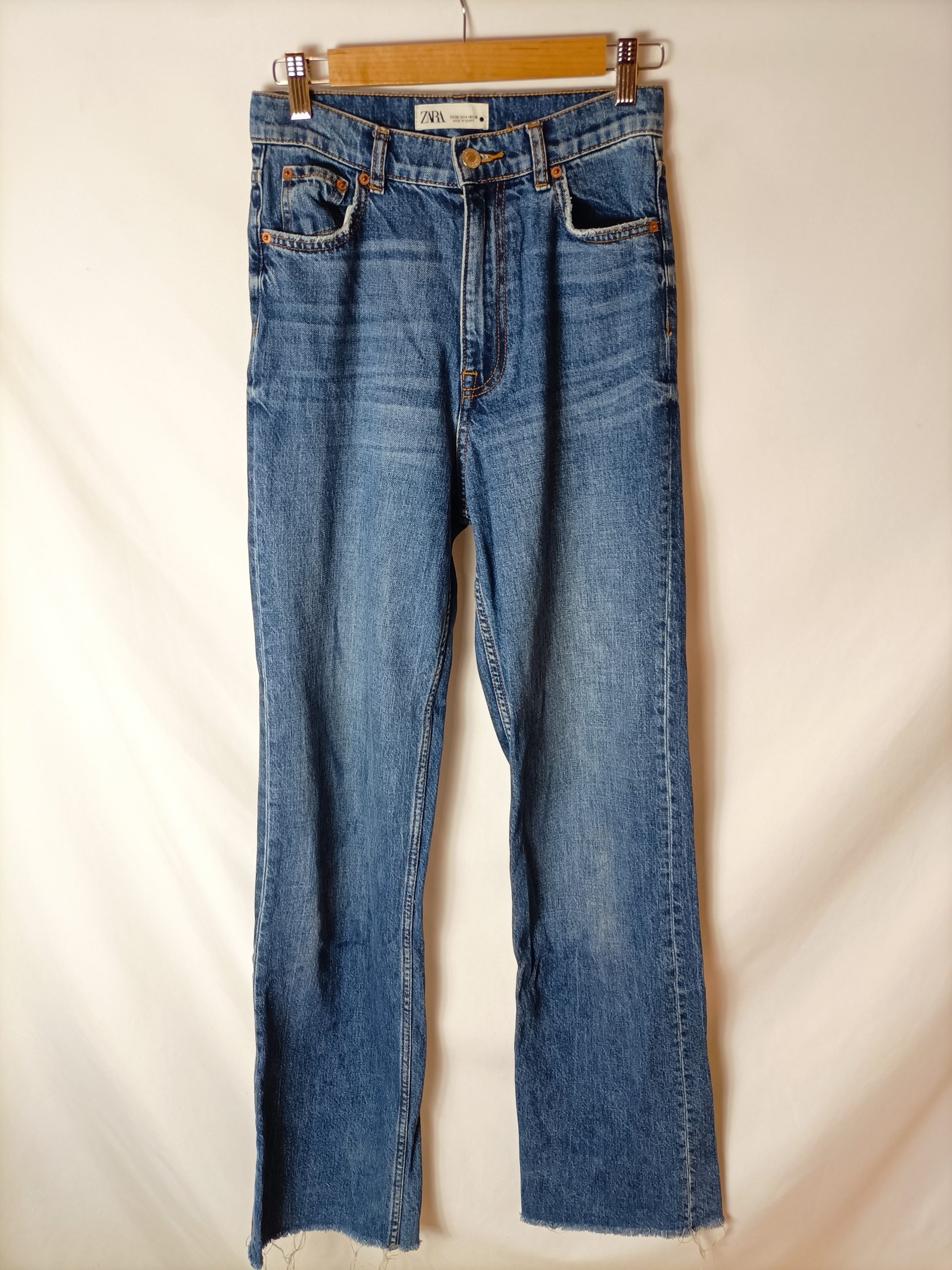 ZARA. Vaqueros azules anchos T.36