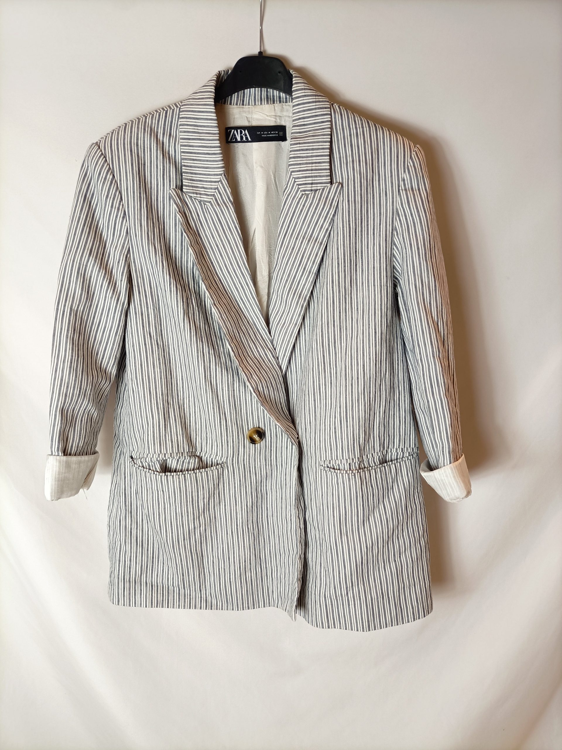 ZARA. Blazer de rayas azul y blanca T.m