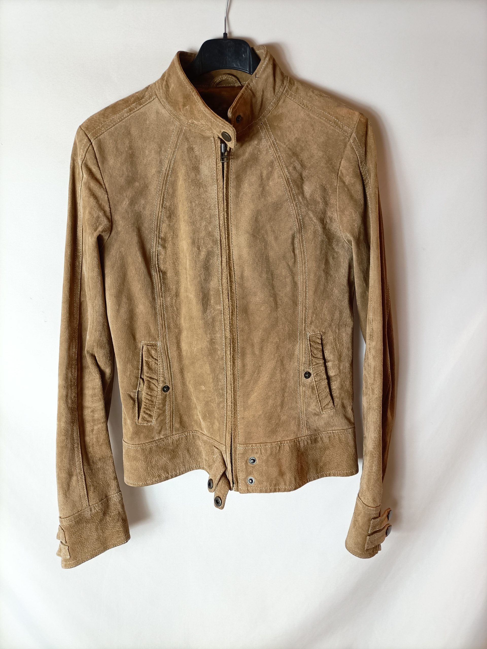 FORMULA JOVEN. Chaqueta piel beige cremallera T 38