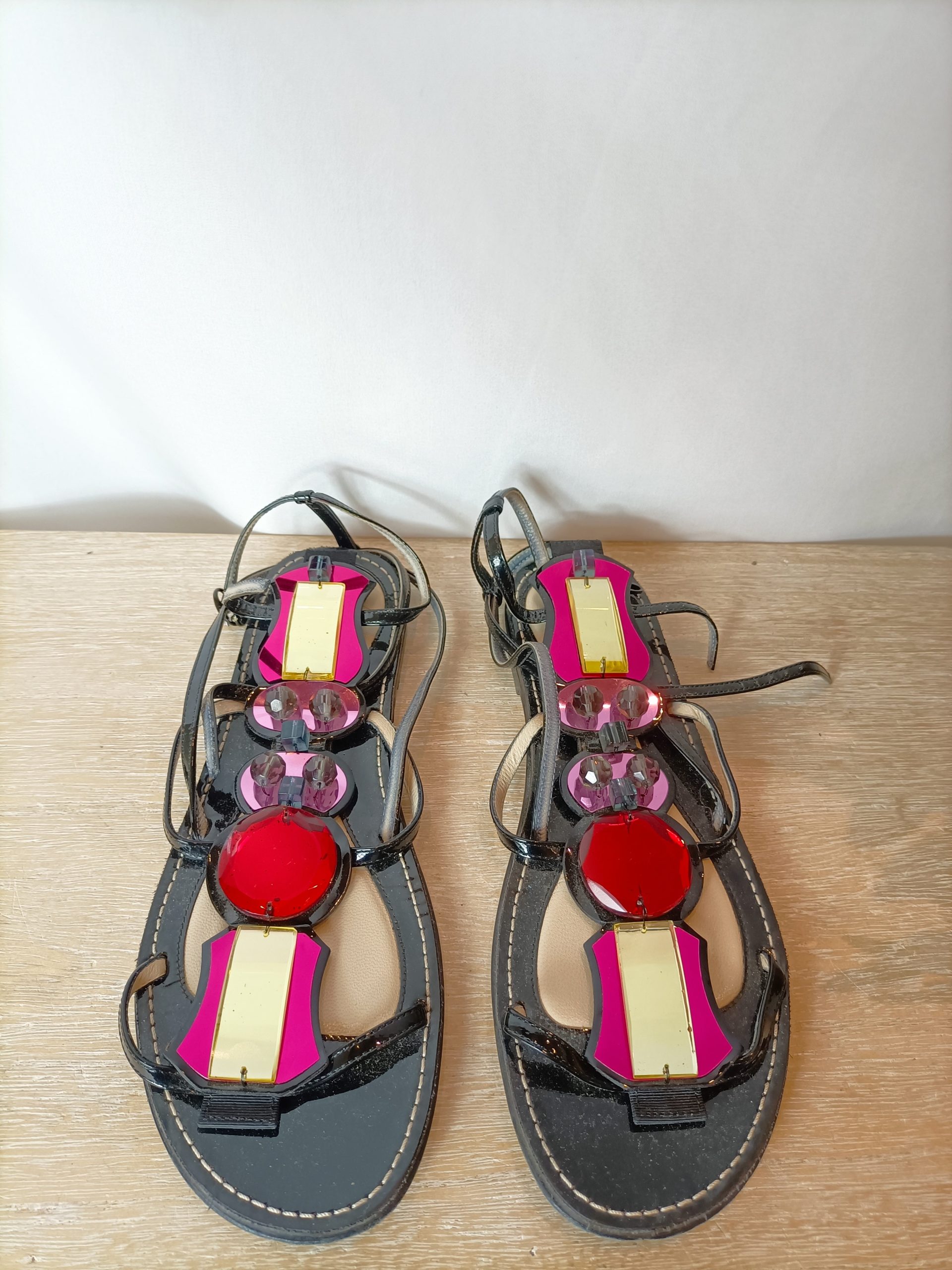 OUTLET. SAINT LAUREN. Sandalias negras piedras. T 37.5