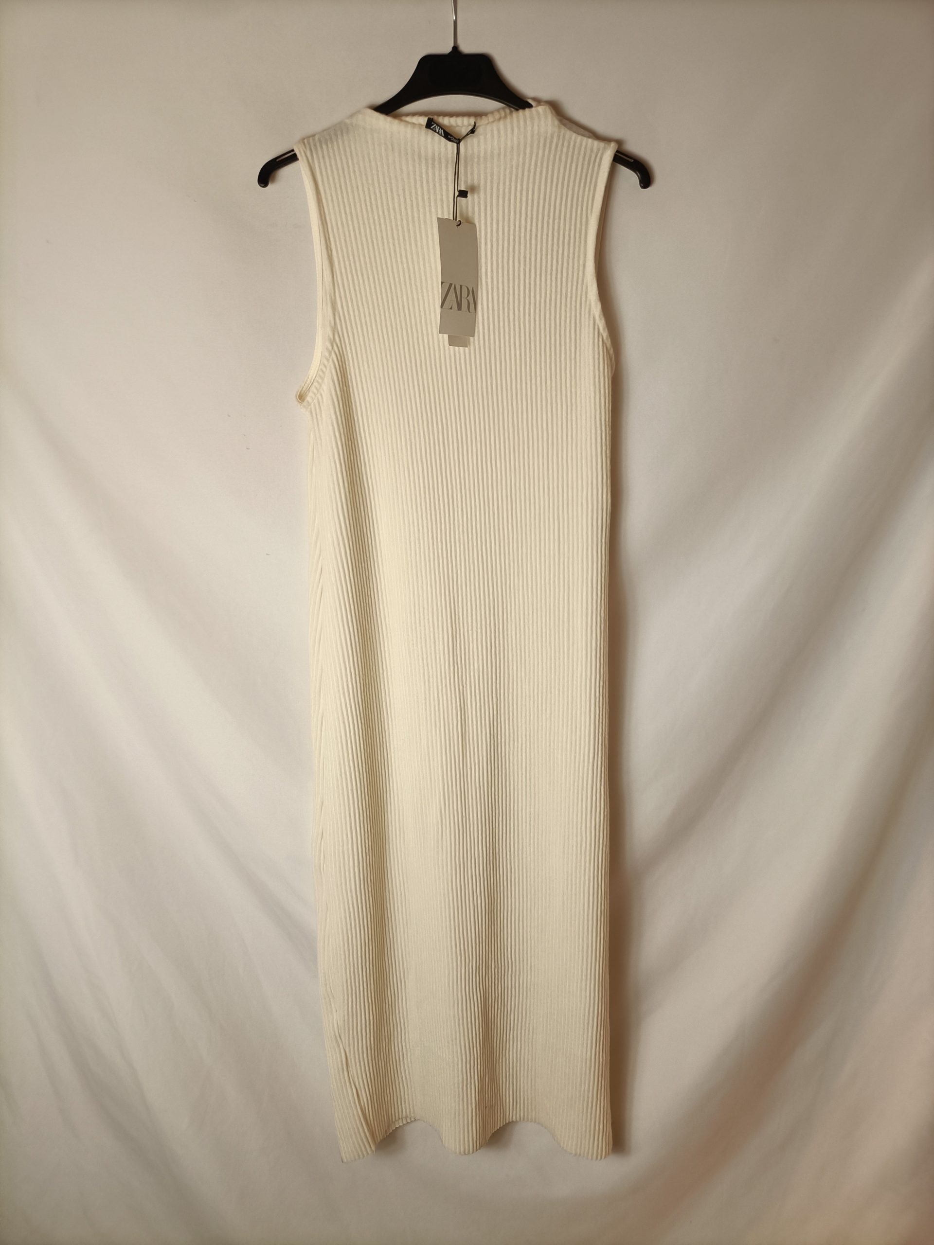 ZARA. Vestido largo canalé T.s