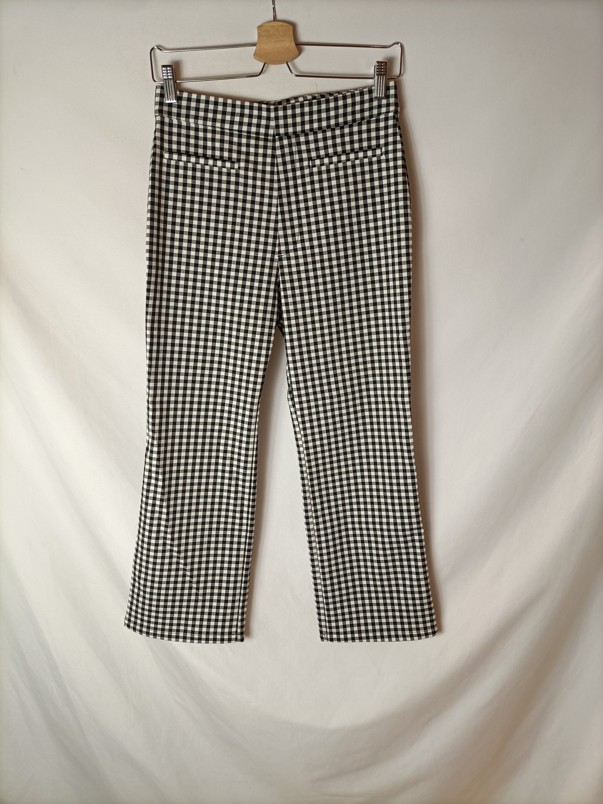 PULL&BEAR. pantalón cuadros negro y blanco T.m