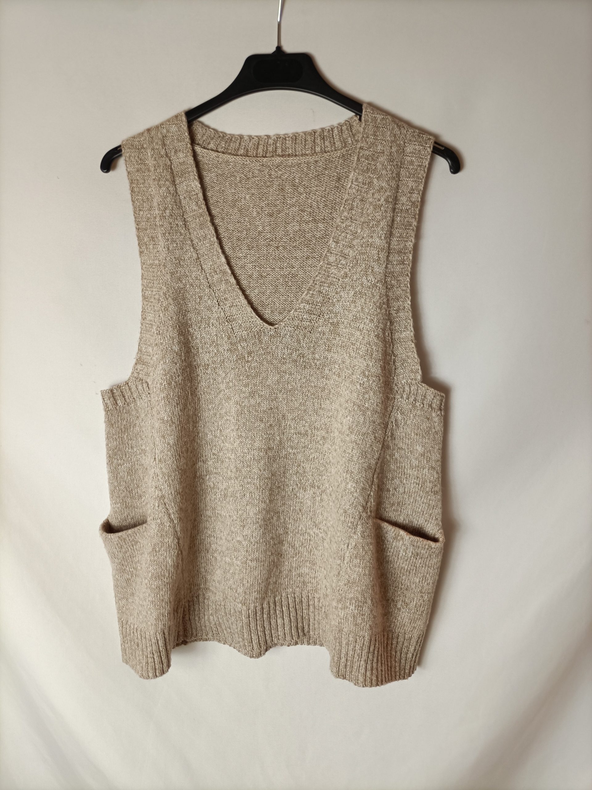 SHEIN. Chaleco beige jaspeado T.xs