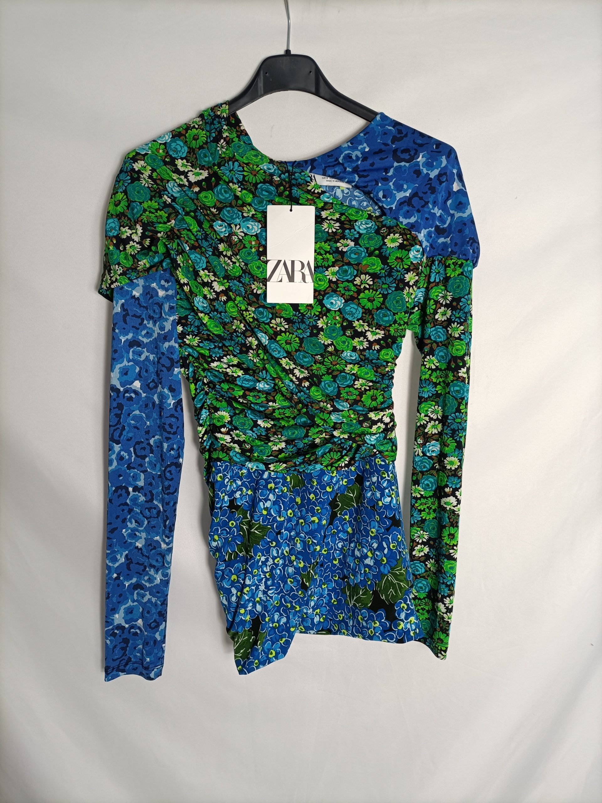 ZARA. Top fruncido flores T.s