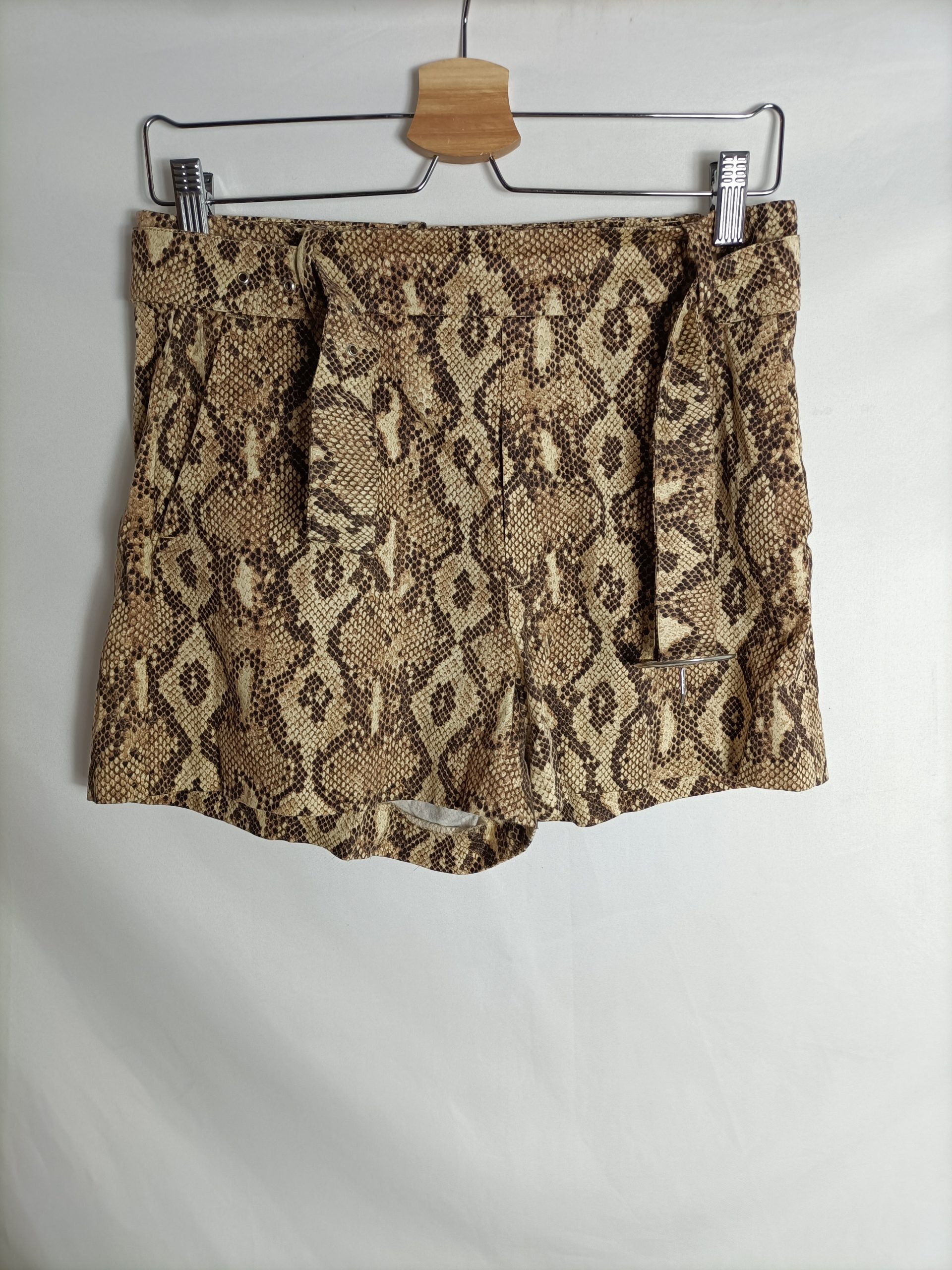 ZARA. Shorts animal print T.m
