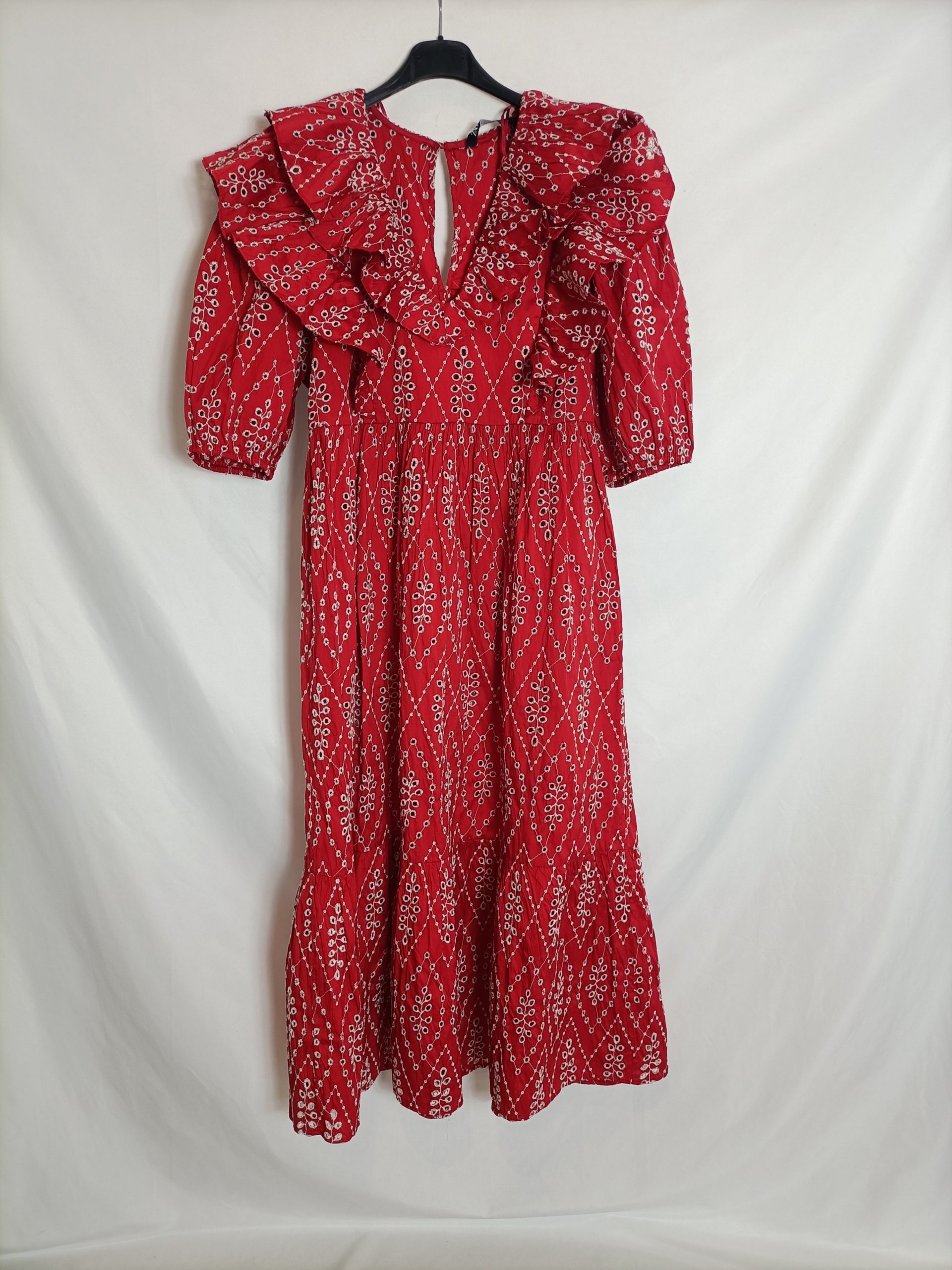 ZARA. Vestido rojo troquelado T.s