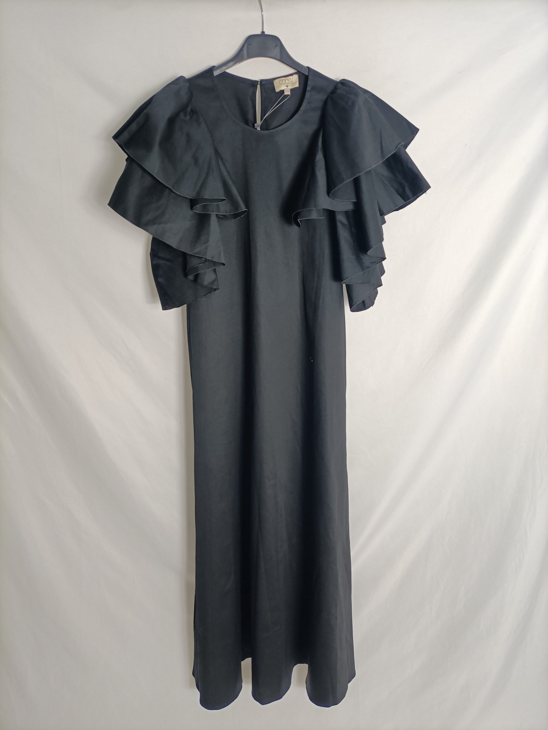 COOSY. Vestido largo negro volantes T.s/m