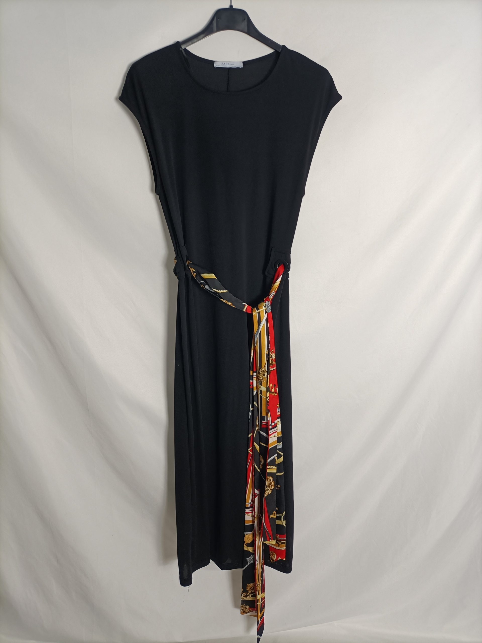 ZARA. Vestido negro lazo T.s