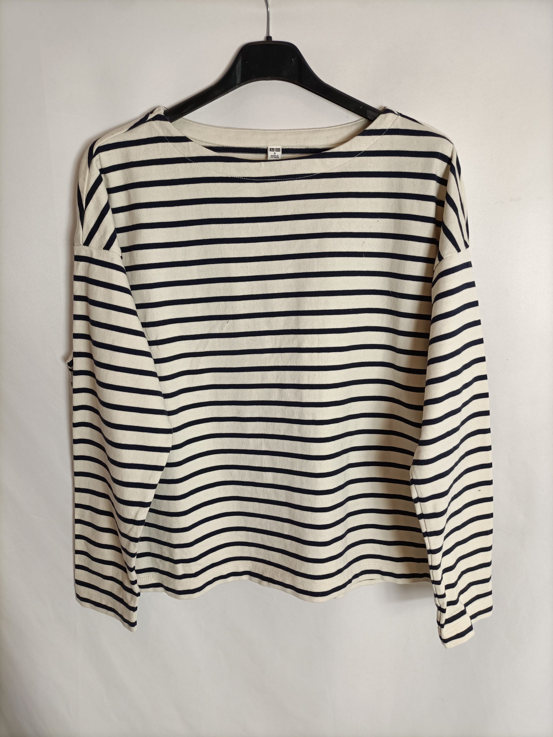 UNIQLO. Camiseta beige rayas T.s