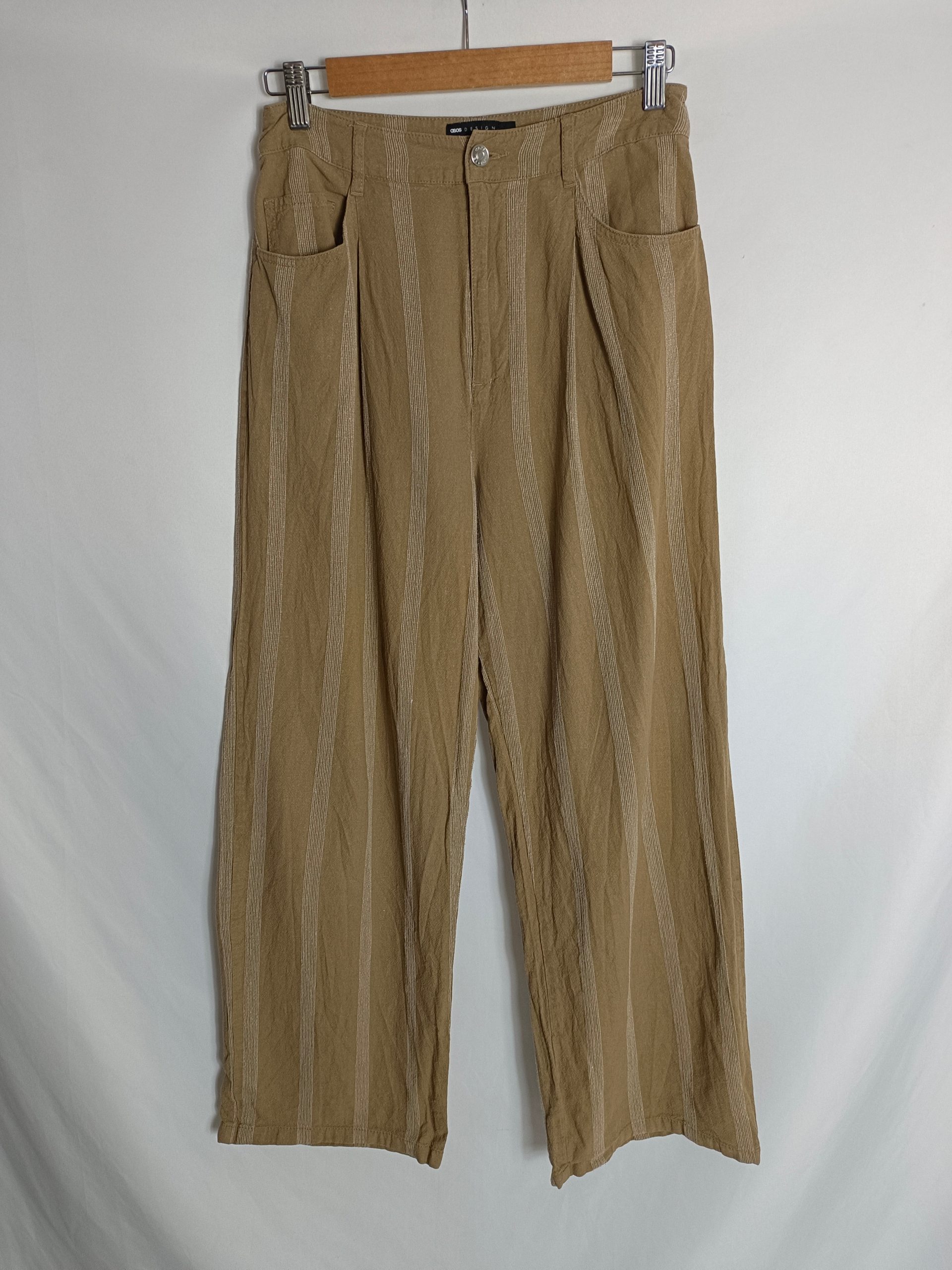 ASOS. Pantalón camel rayas T.38