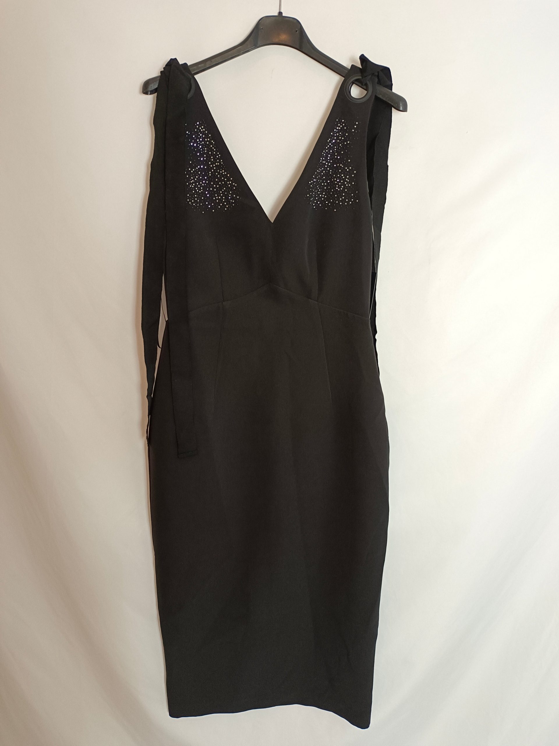 ZARA. Vestido negro midi tachuelas T.s