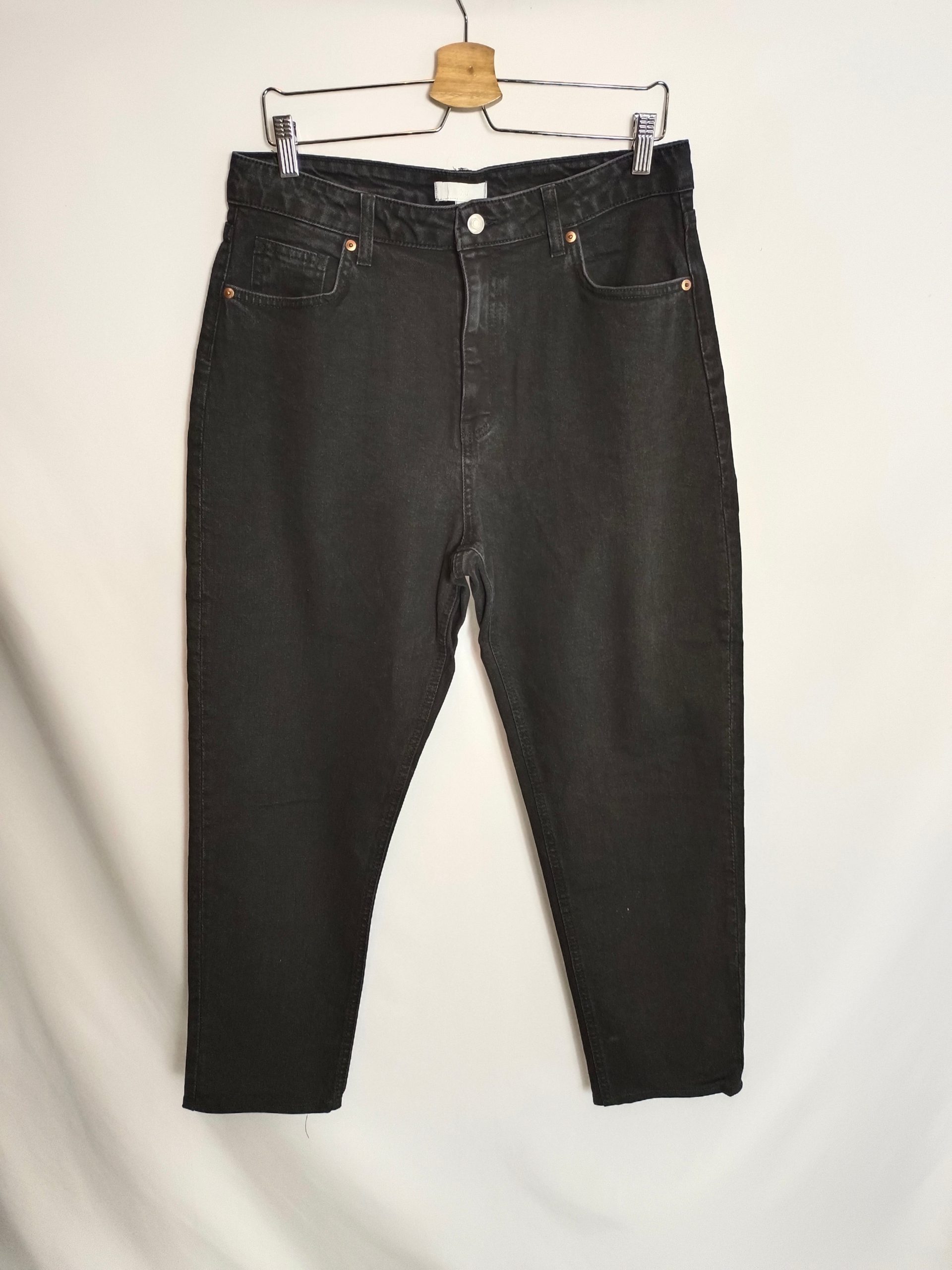 H&M. Pantalón denim monfit T.44