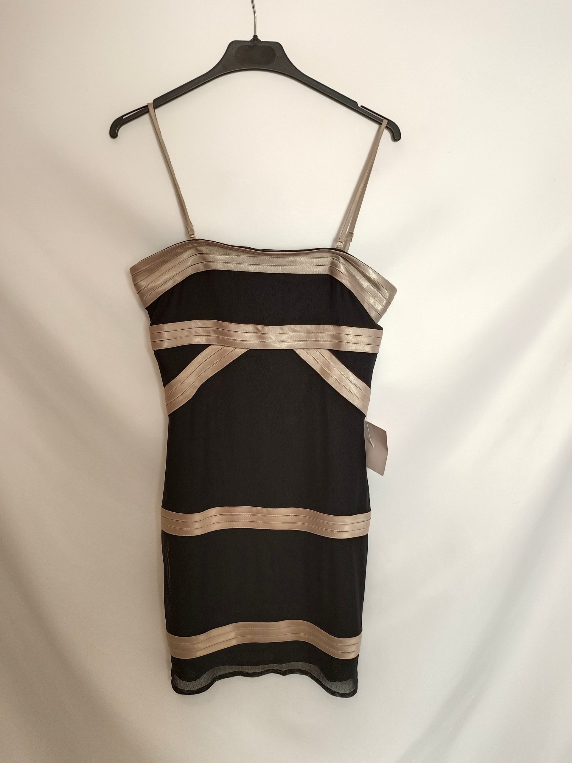 ASOS. Vestido corto negro T.38