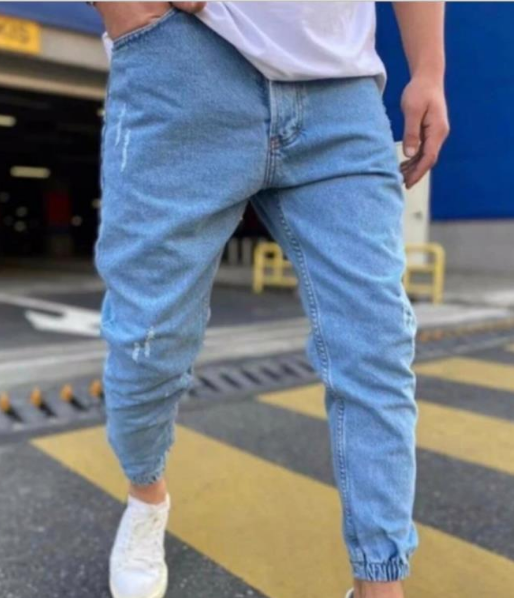 Xavier – Denim Clásico y Confortable