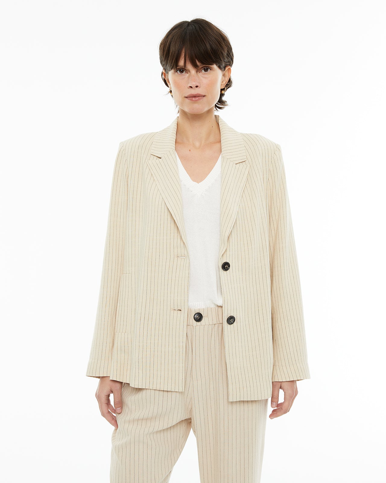 Americana recta de raya diplomática con bolsillos delanteros de vivo