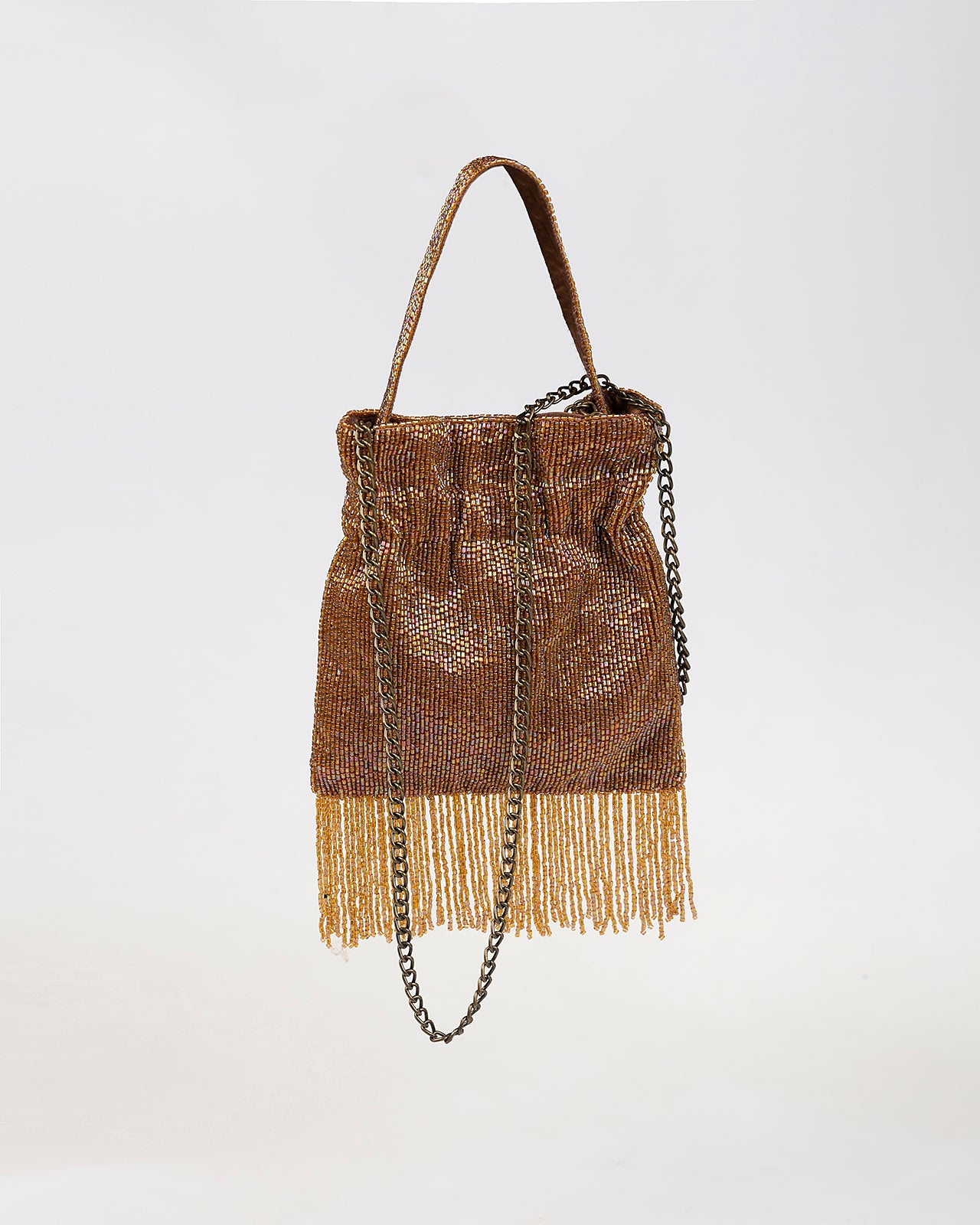 Bolso de fiesta con beats y flecos