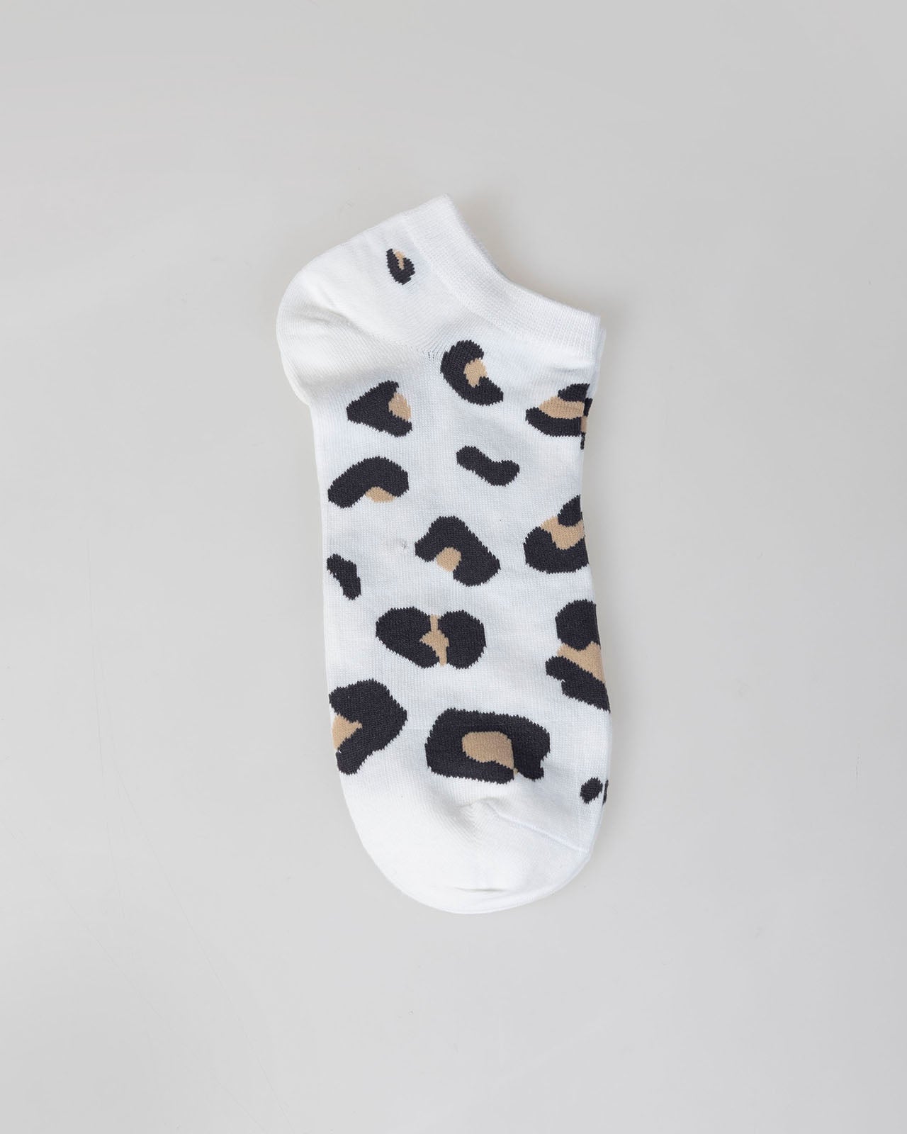 Calcetines con manchas de leopardo