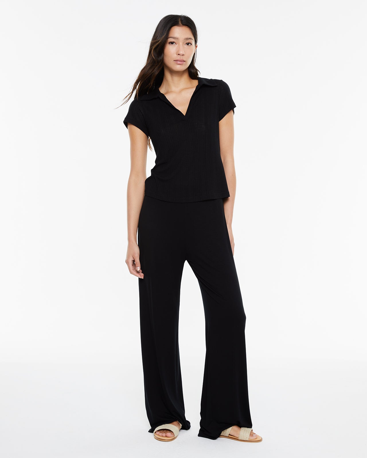 Pantalón básico largo de mujer evasé negro