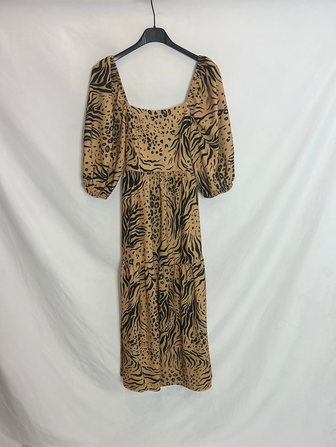 ASOS. Vestido midi cut out manga corta. T.XXS