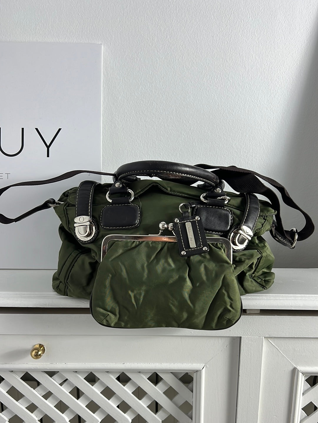 BIMBA Y LOLA. Bolso verde bolisllos