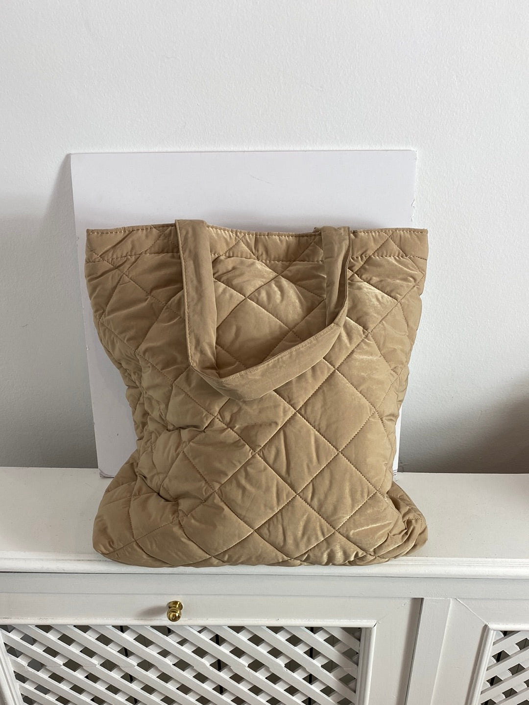 STRADIVARIUS. Bolso de hombro beige