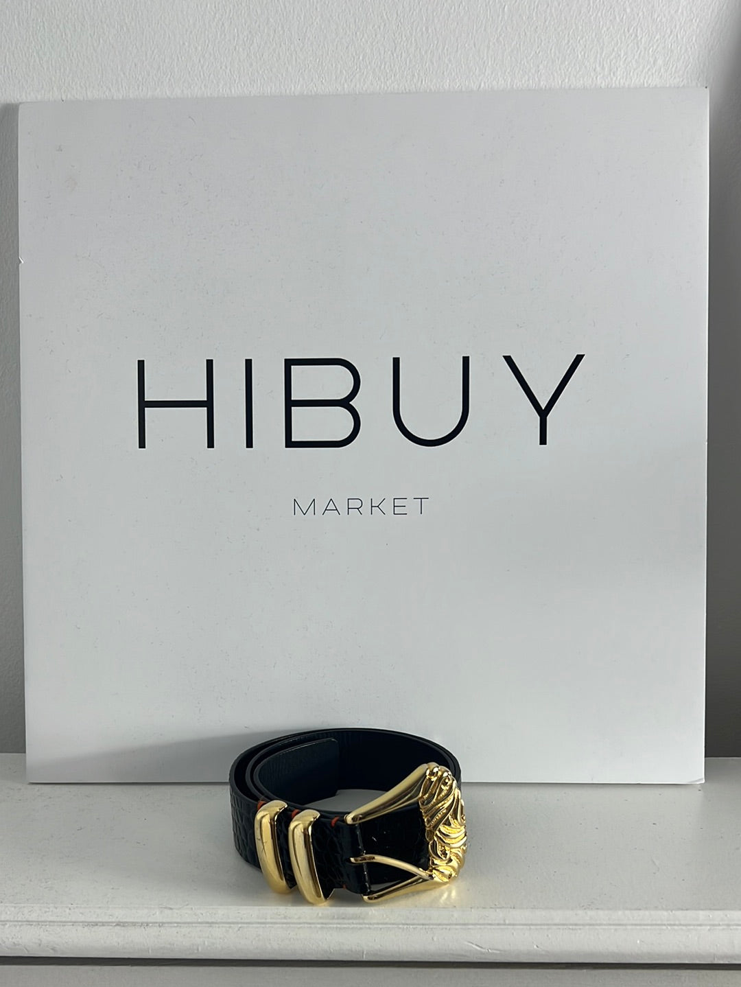 BALTEI STUDIO. Cinturón piel negro hebilla dorada. T S/M