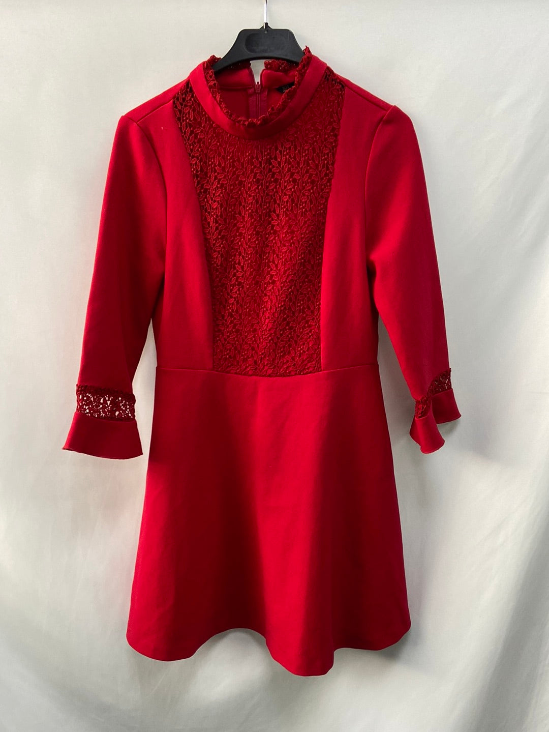 ZARA.Vestido rojo encaje T.M