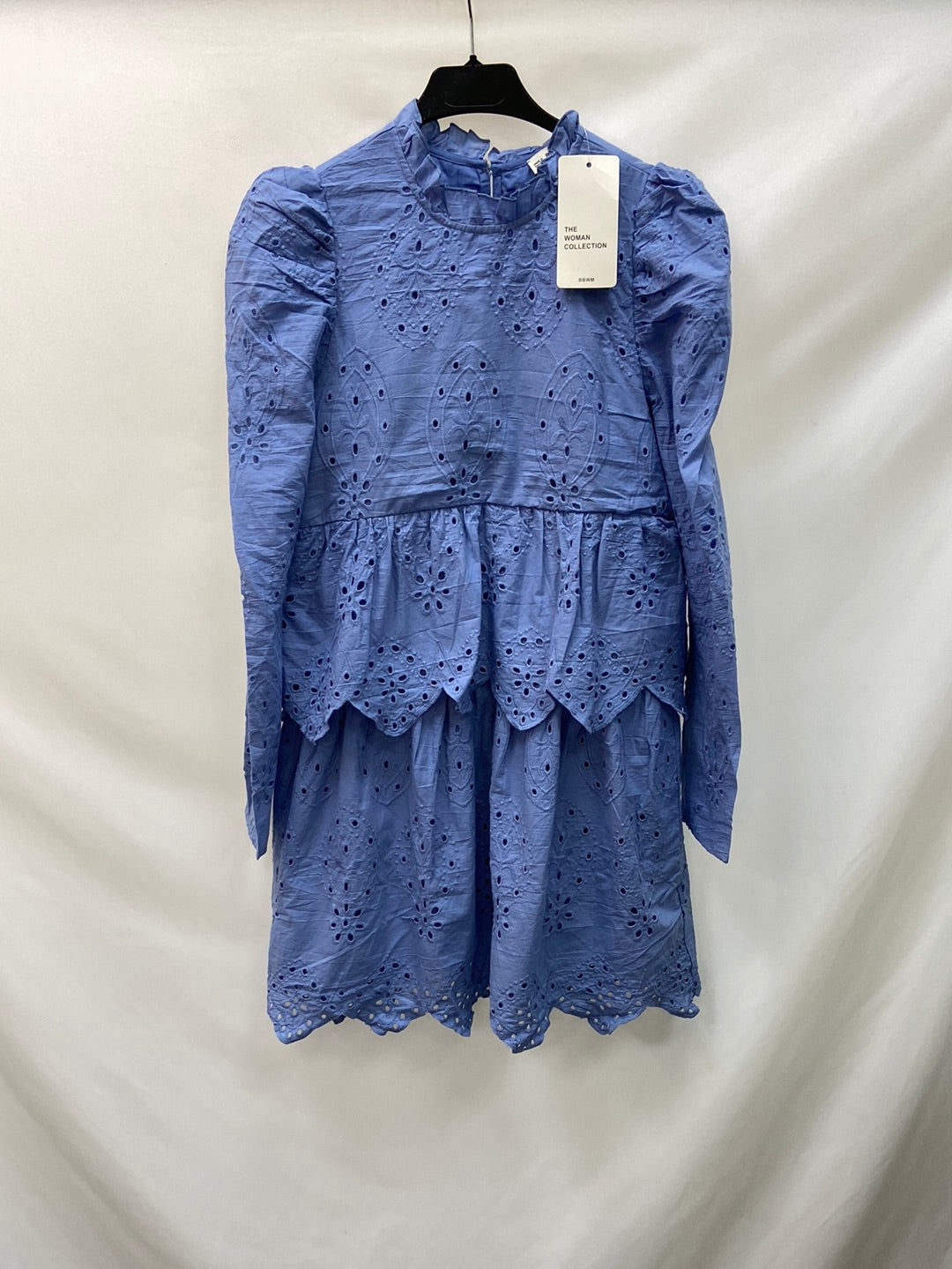 BBWM.Vestido corto azul troquelado T.M
