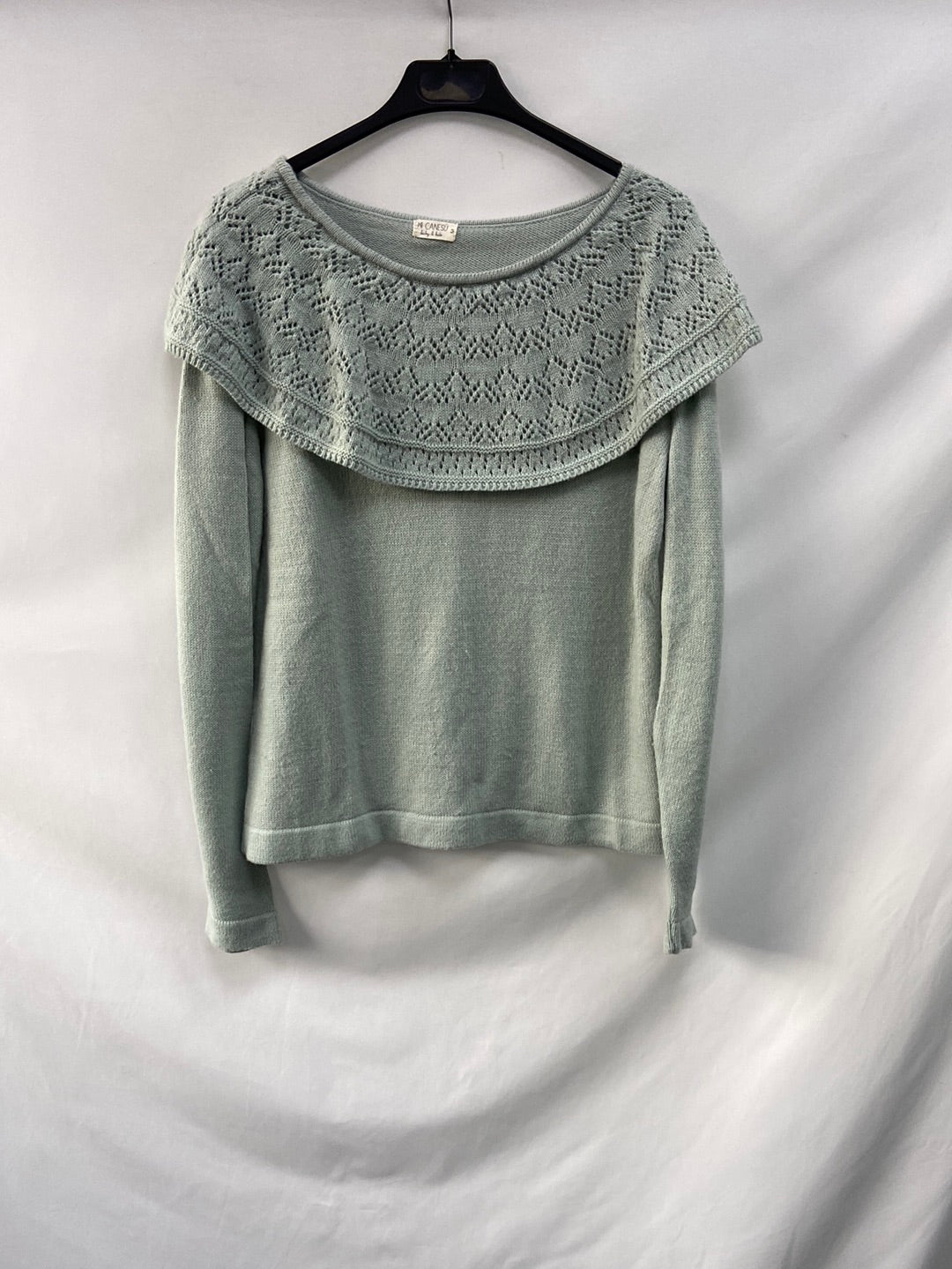 MI CANESÚ. Jersey verde pastel cuello troquelado T.m