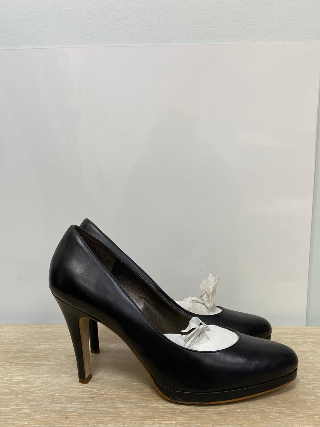 FOSCO.Tacones negros piel T.39